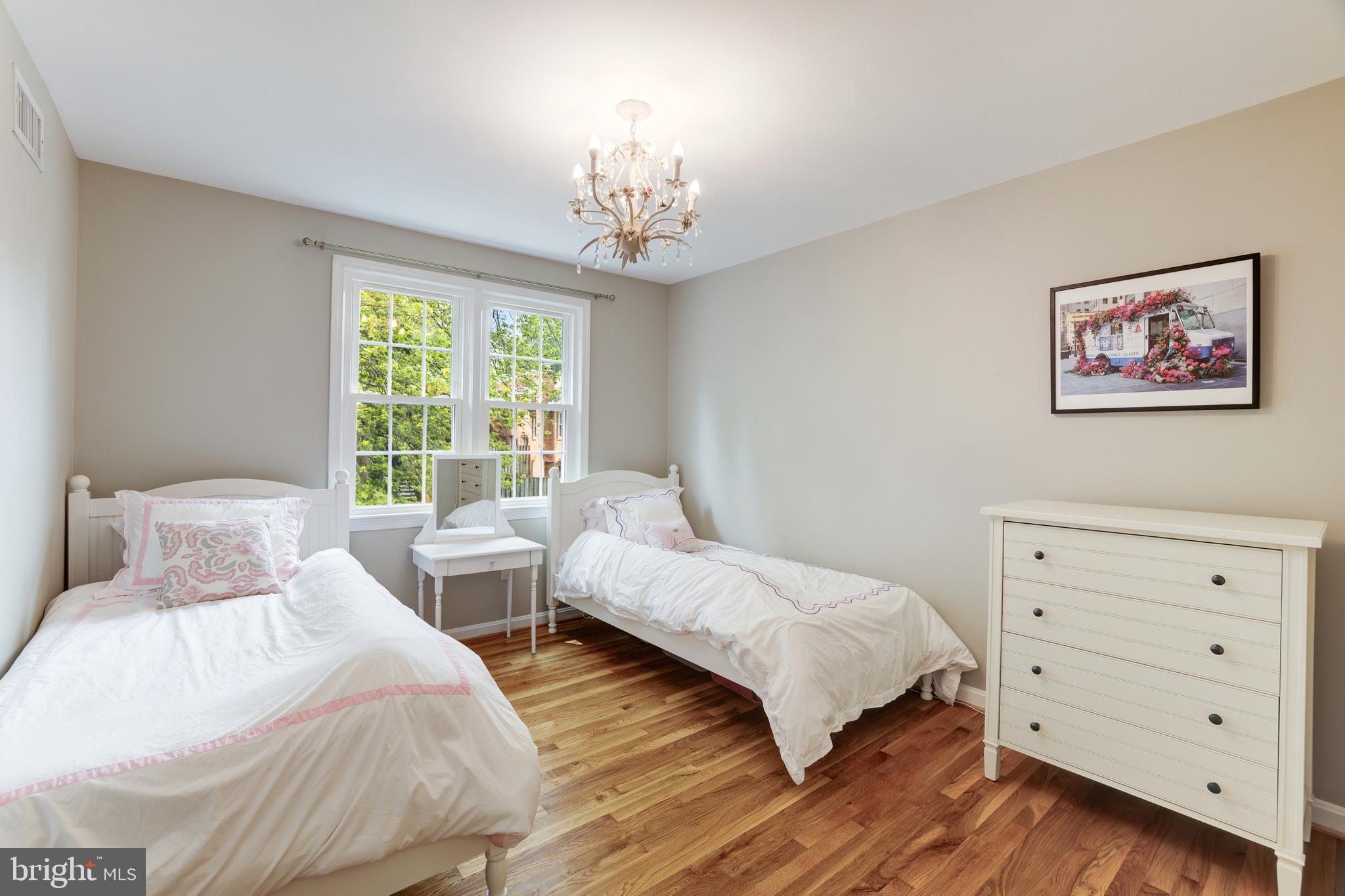 WESTMORELAND SQUARE - Residential