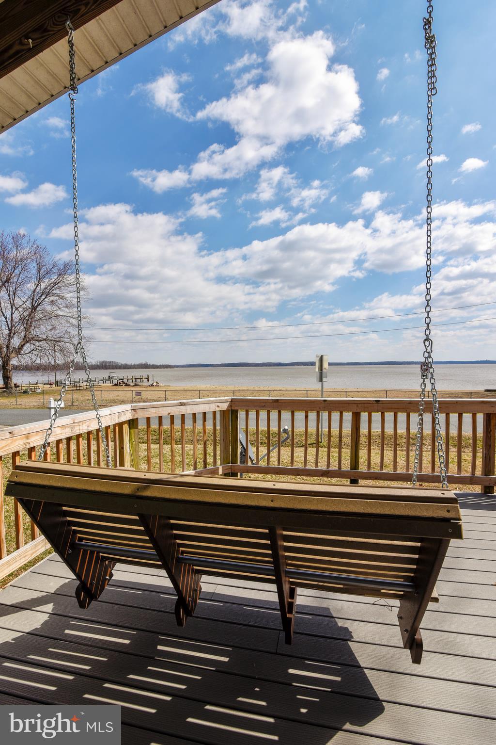 FEATHERSTONE SHORES - Residential