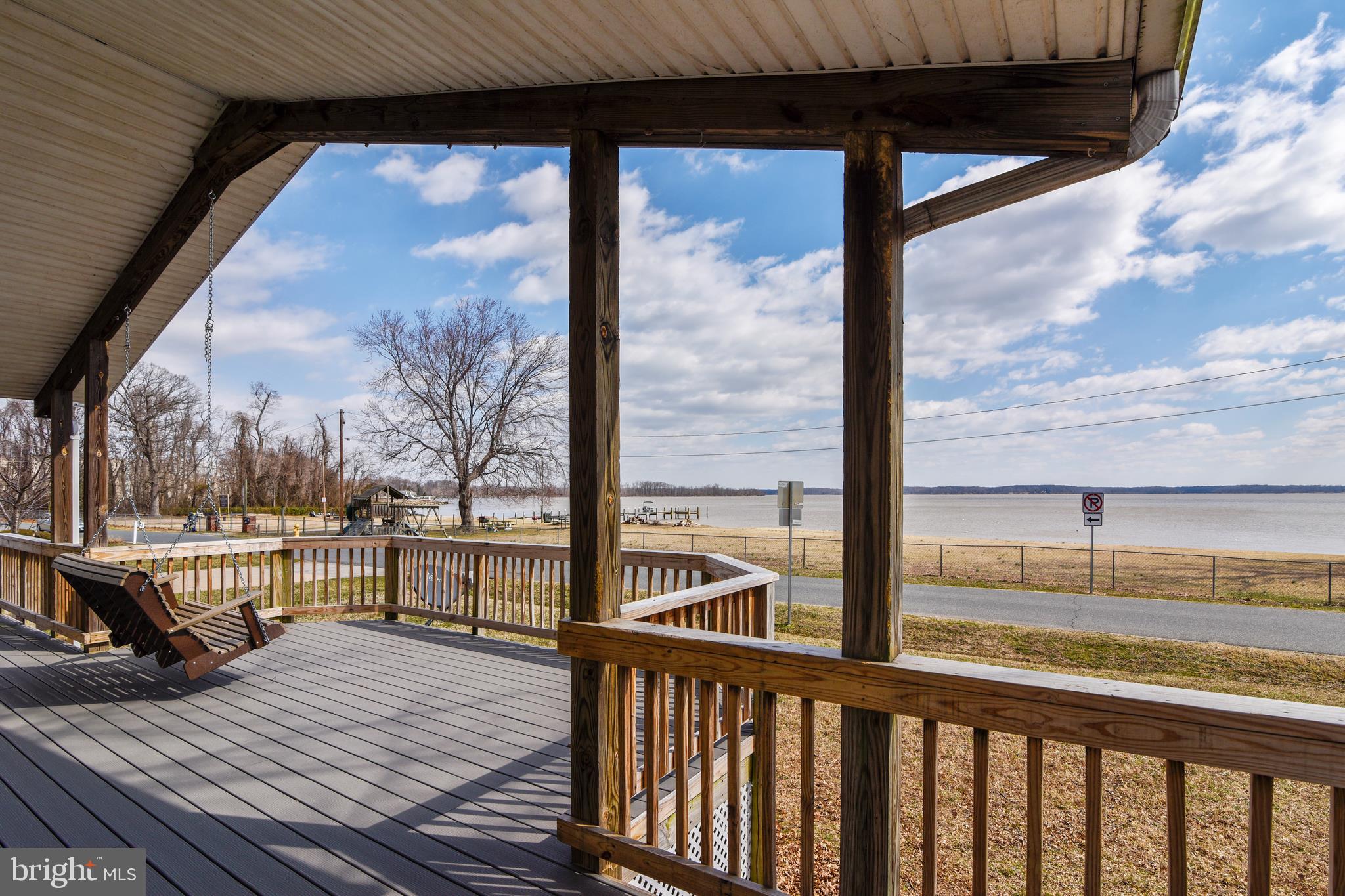 FEATHERSTONE SHORES - Residential