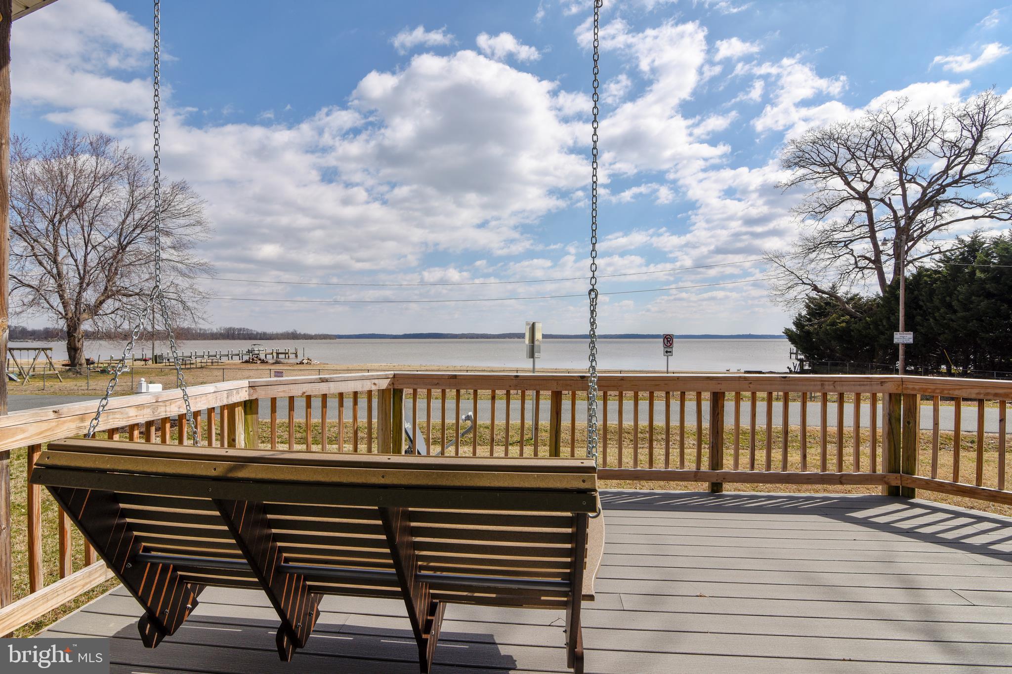 FEATHERSTONE SHORES - Residential