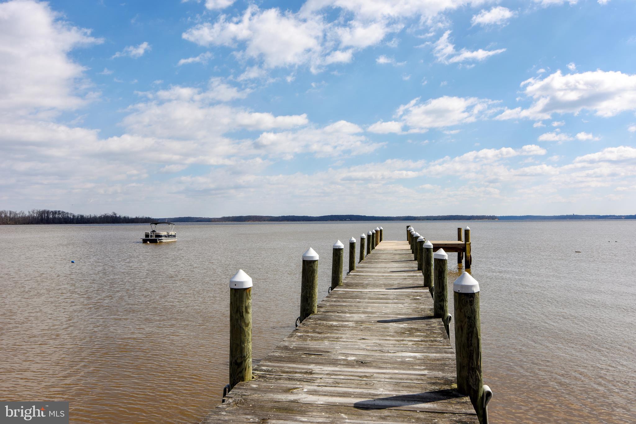 FEATHERSTONE SHORES - Residential