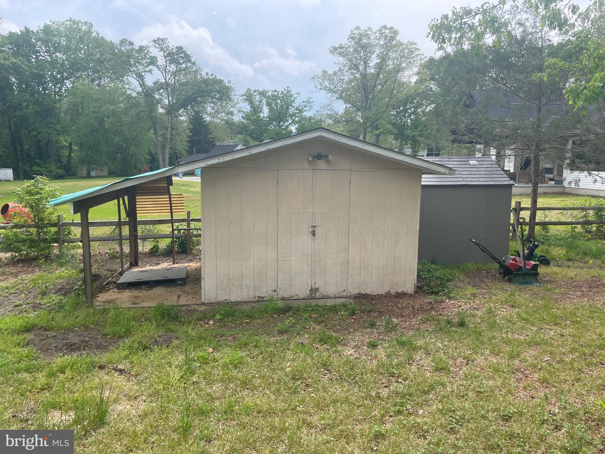 ELVATON ACRES - Residential