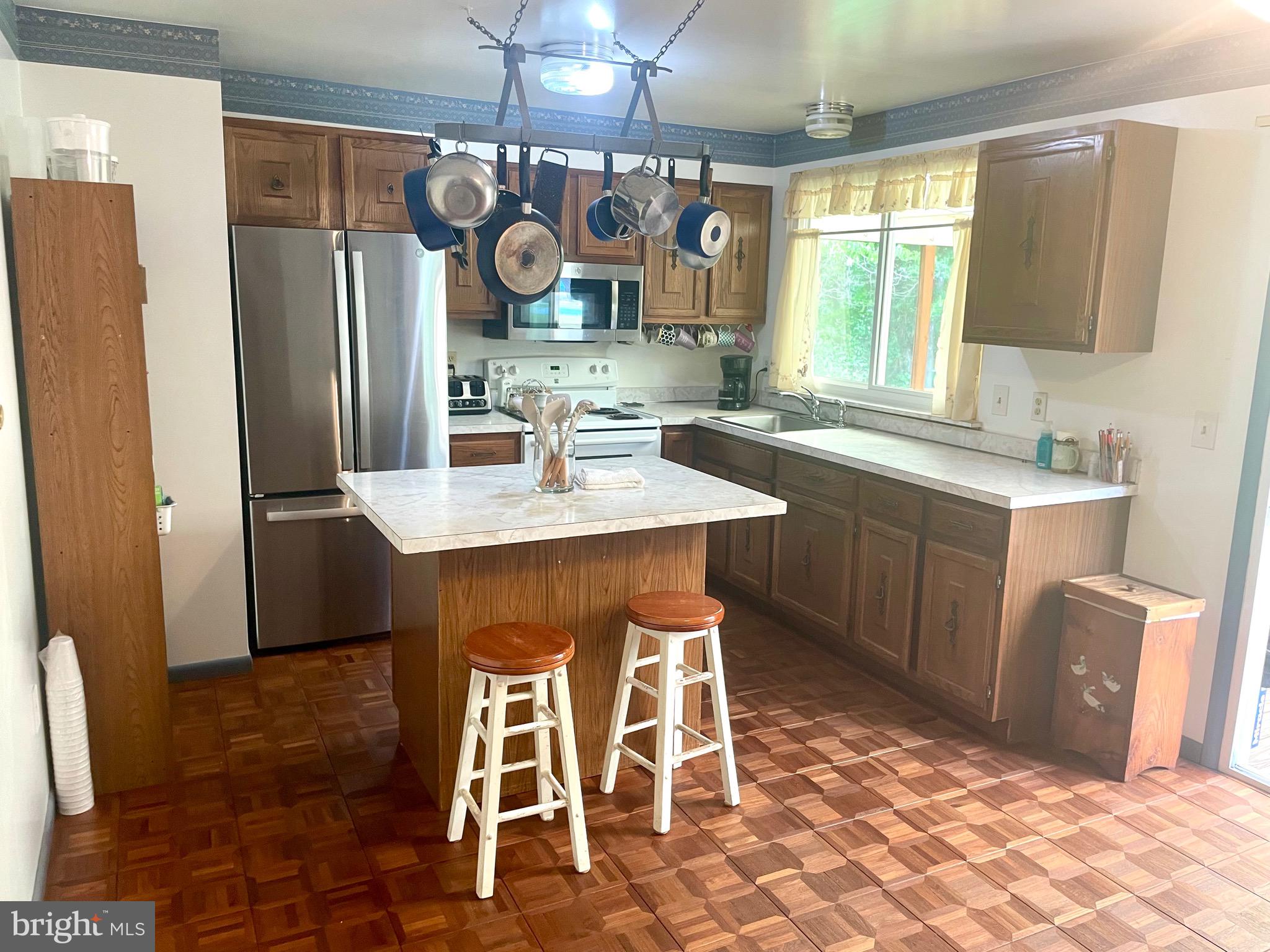 ELVATON ACRES - Residential