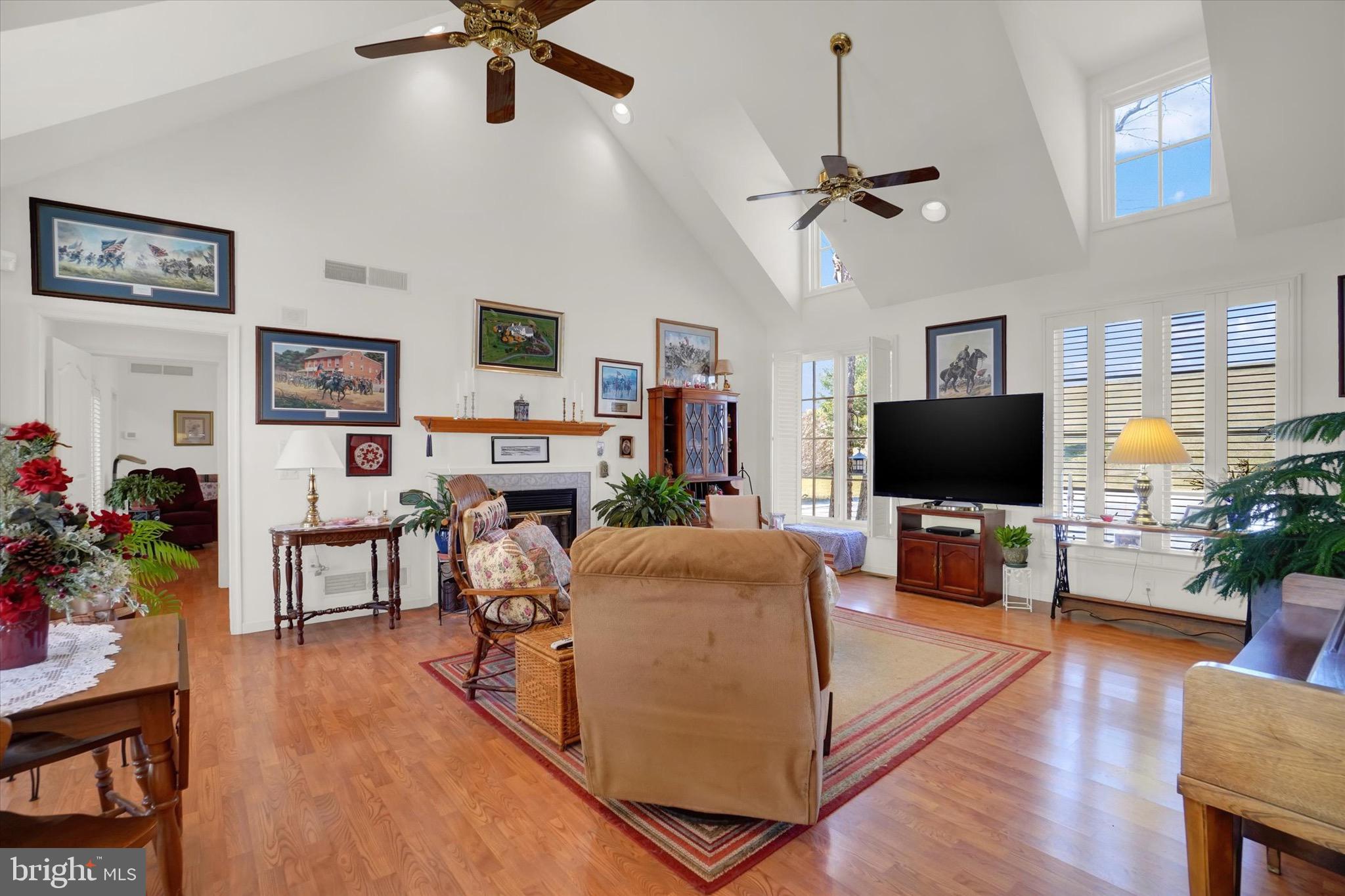 LAUXMONT FARMS - Residential