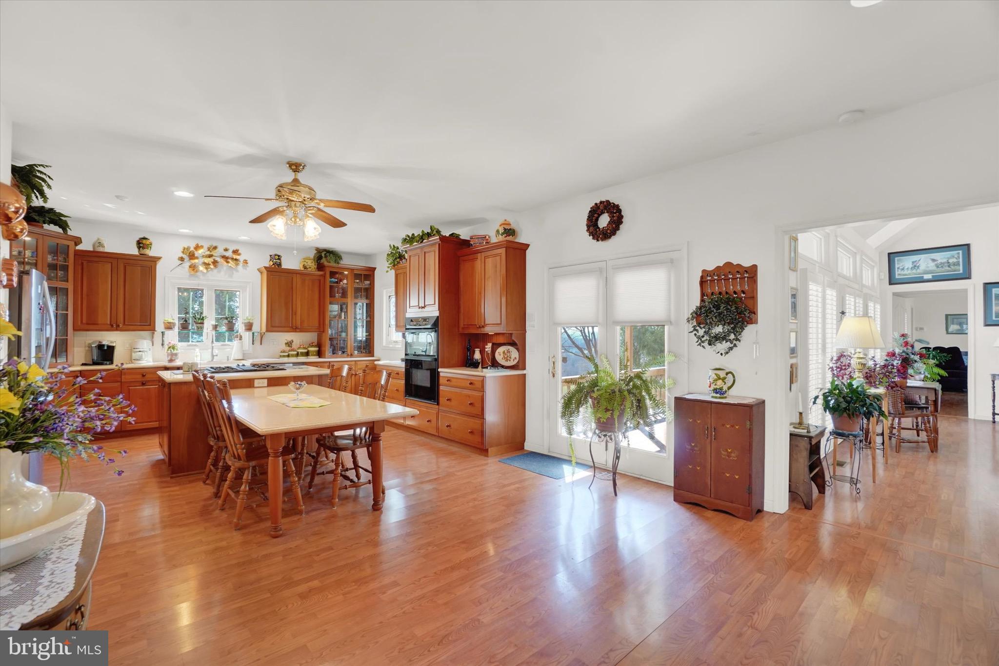 LAUXMONT FARMS - Residential