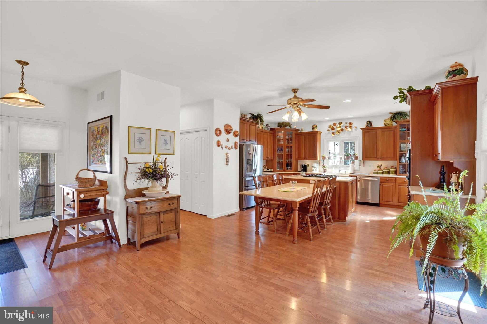 LAUXMONT FARMS - Residential