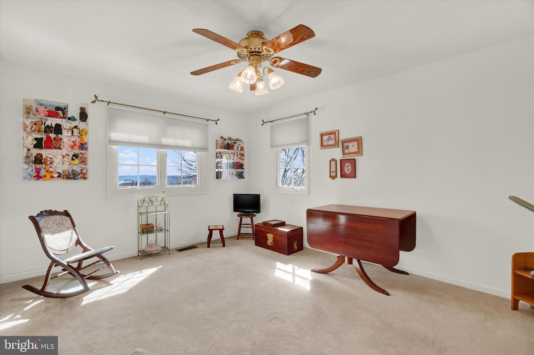 LAUXMONT FARMS - Residential