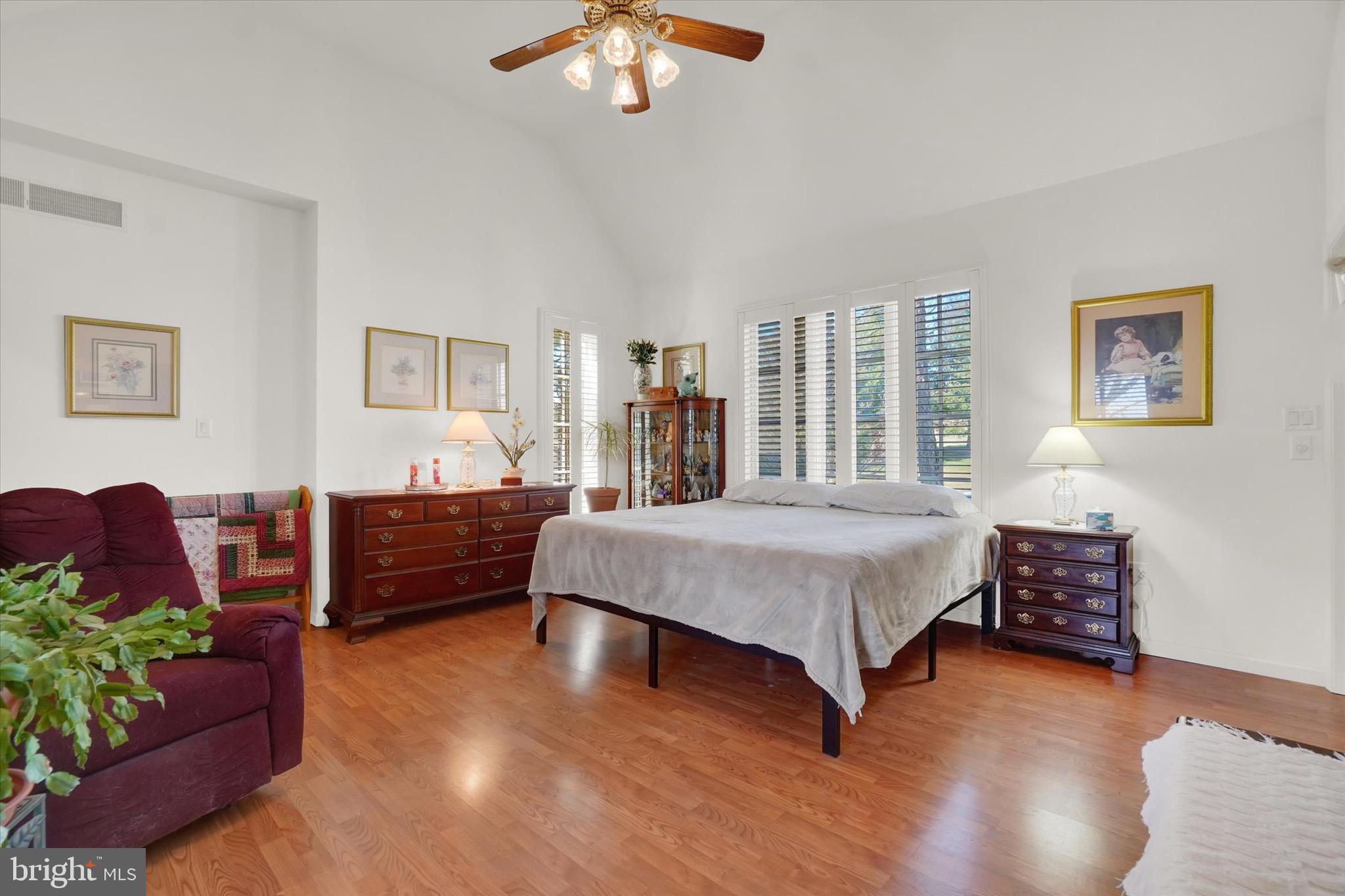 LAUXMONT FARMS - Residential