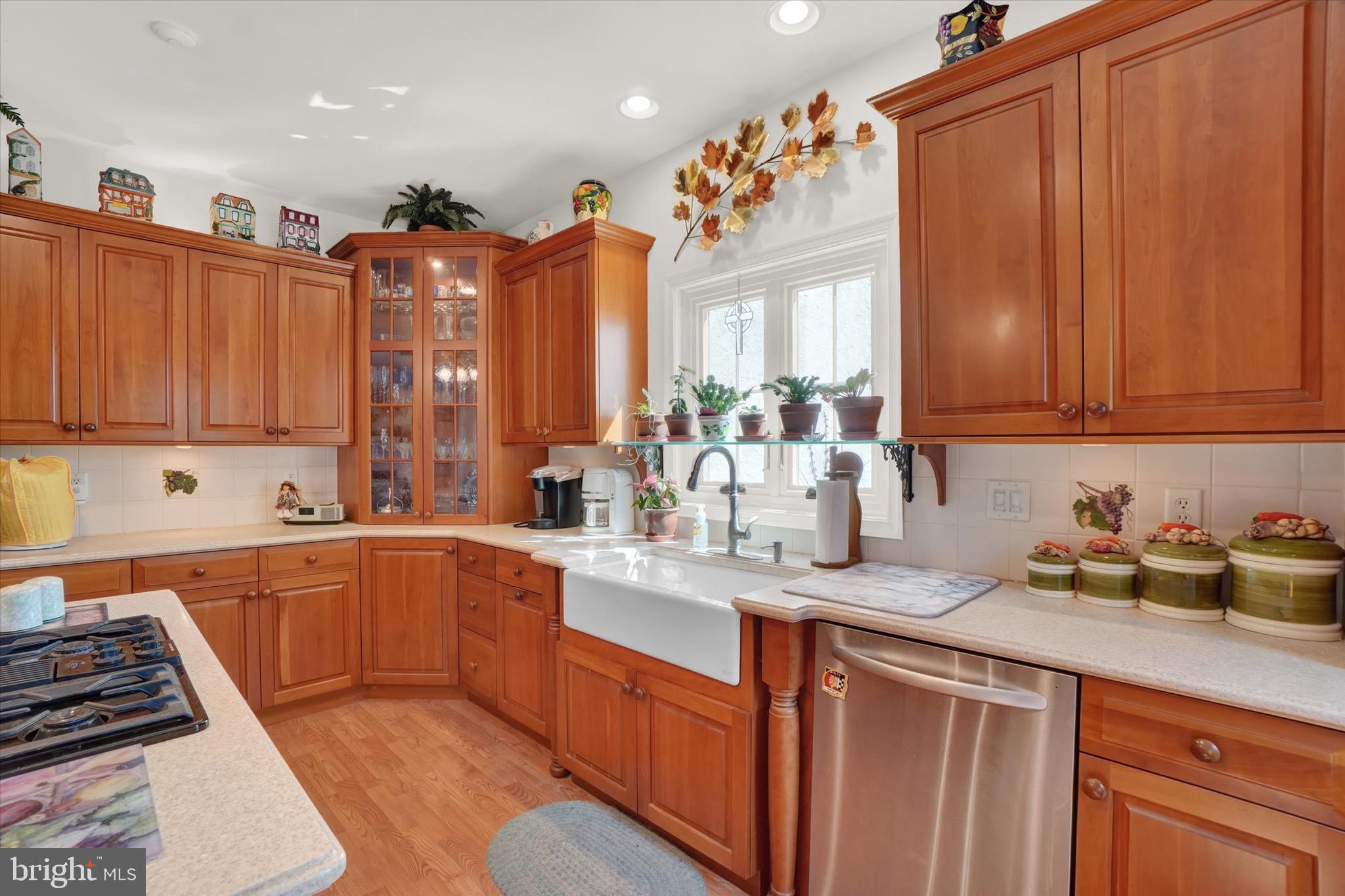 LAUXMONT FARMS - Residential