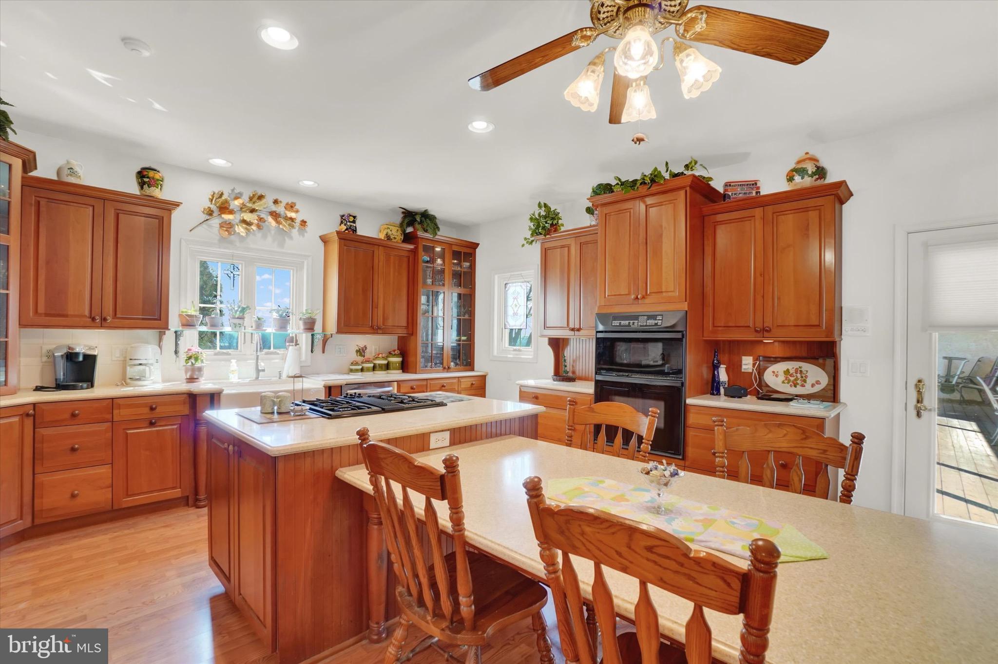 LAUXMONT FARMS - Residential