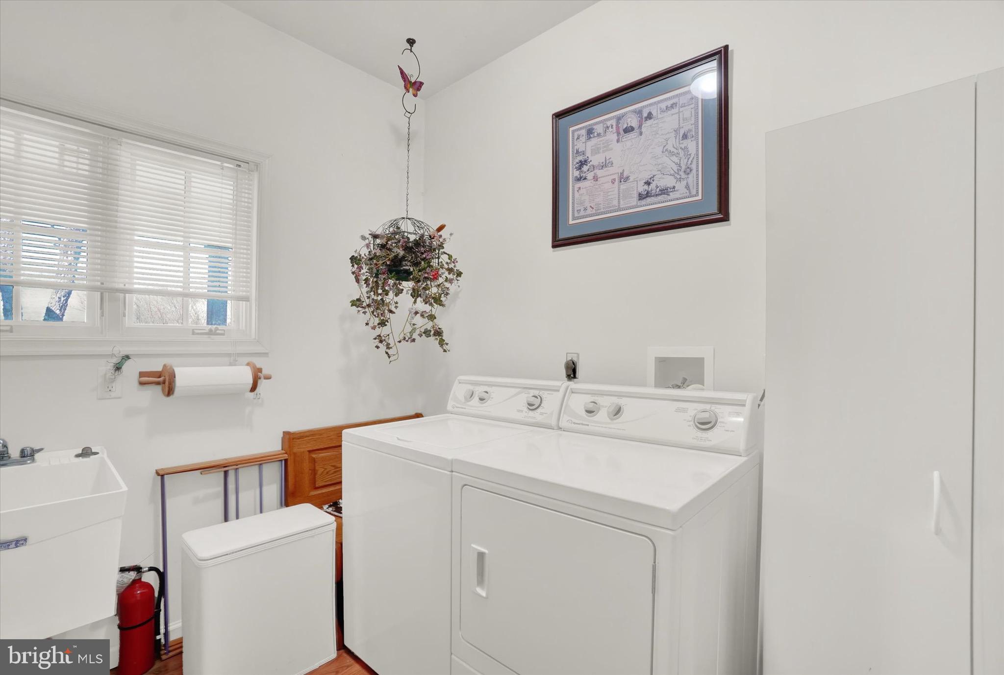 LAUXMONT FARMS - Residential