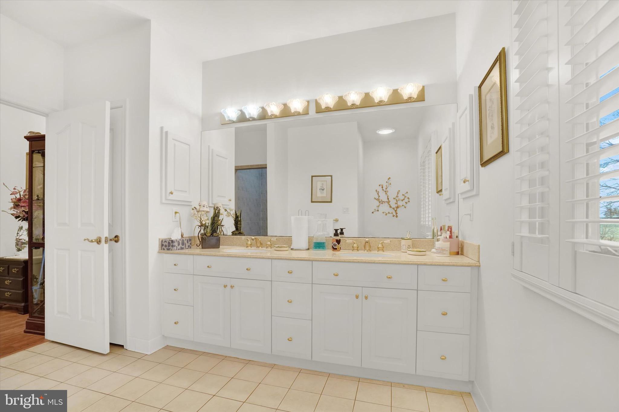 LAUXMONT FARMS - Residential