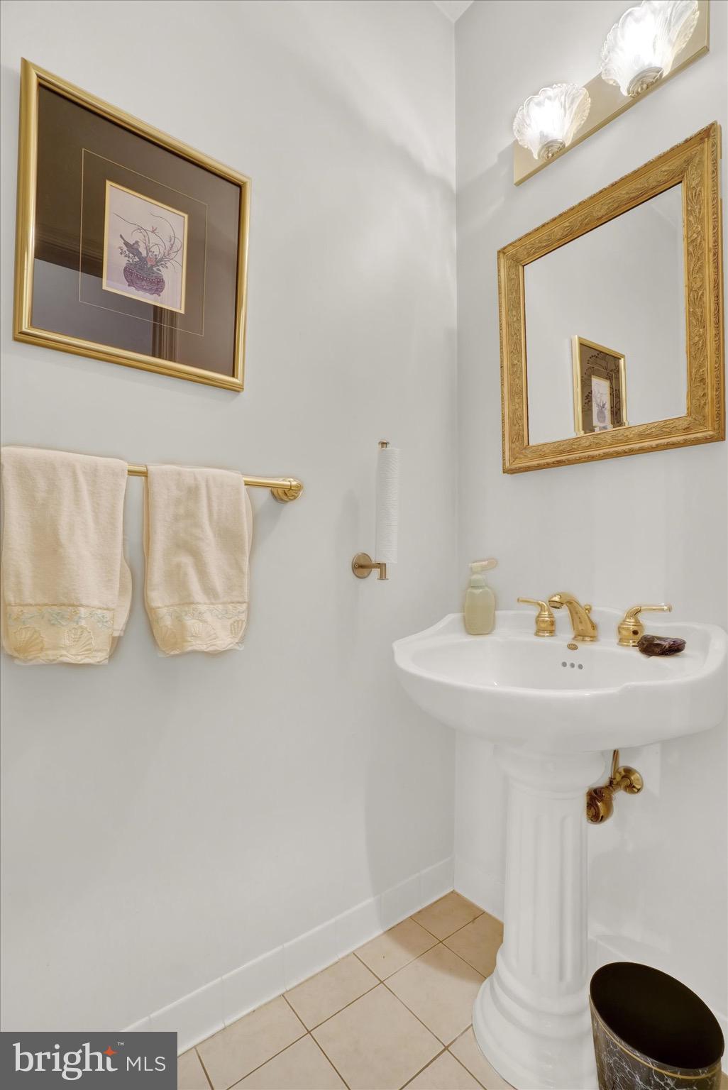 LAUXMONT FARMS - Residential