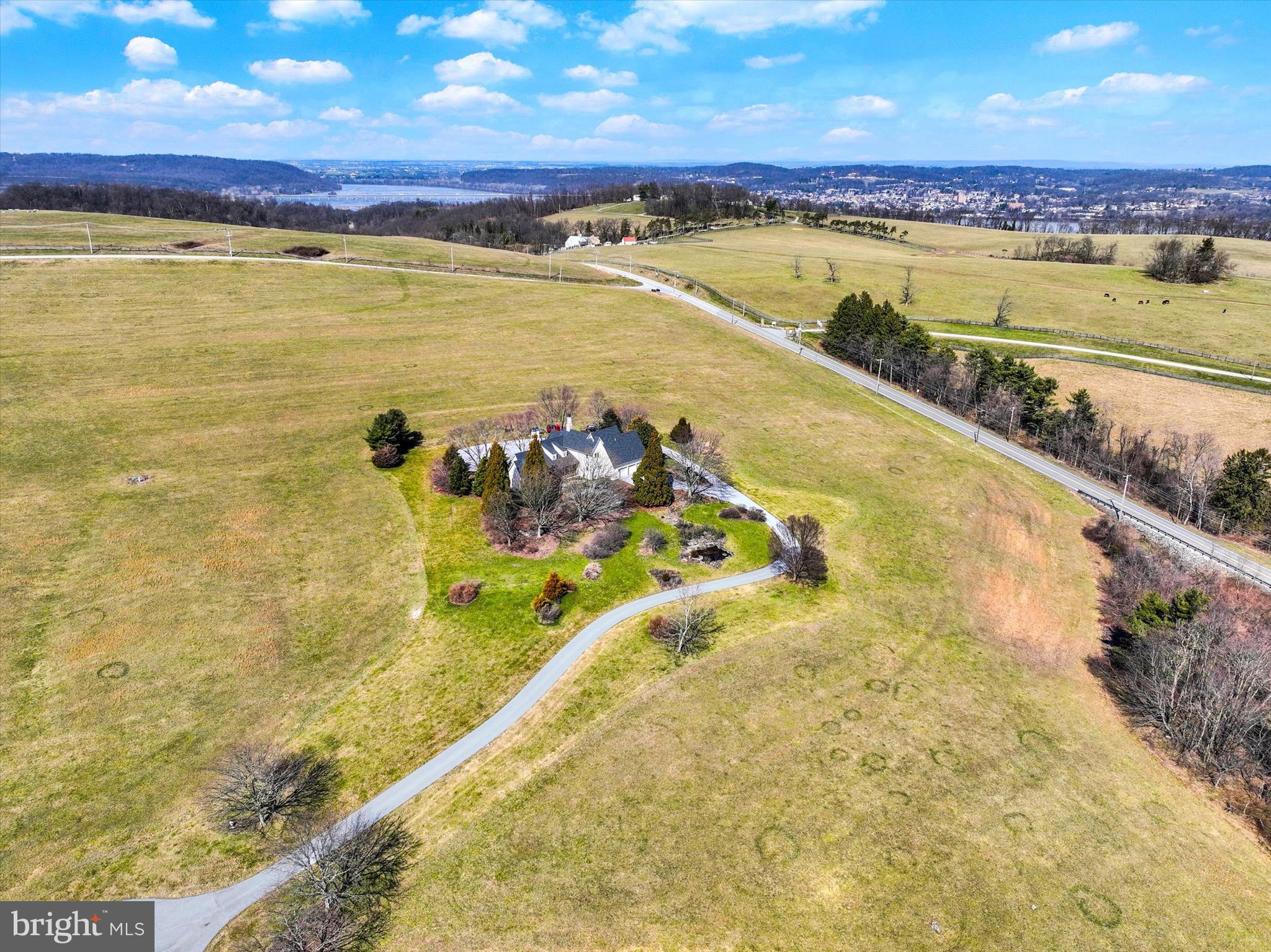 LAUXMONT FARMS - Residential