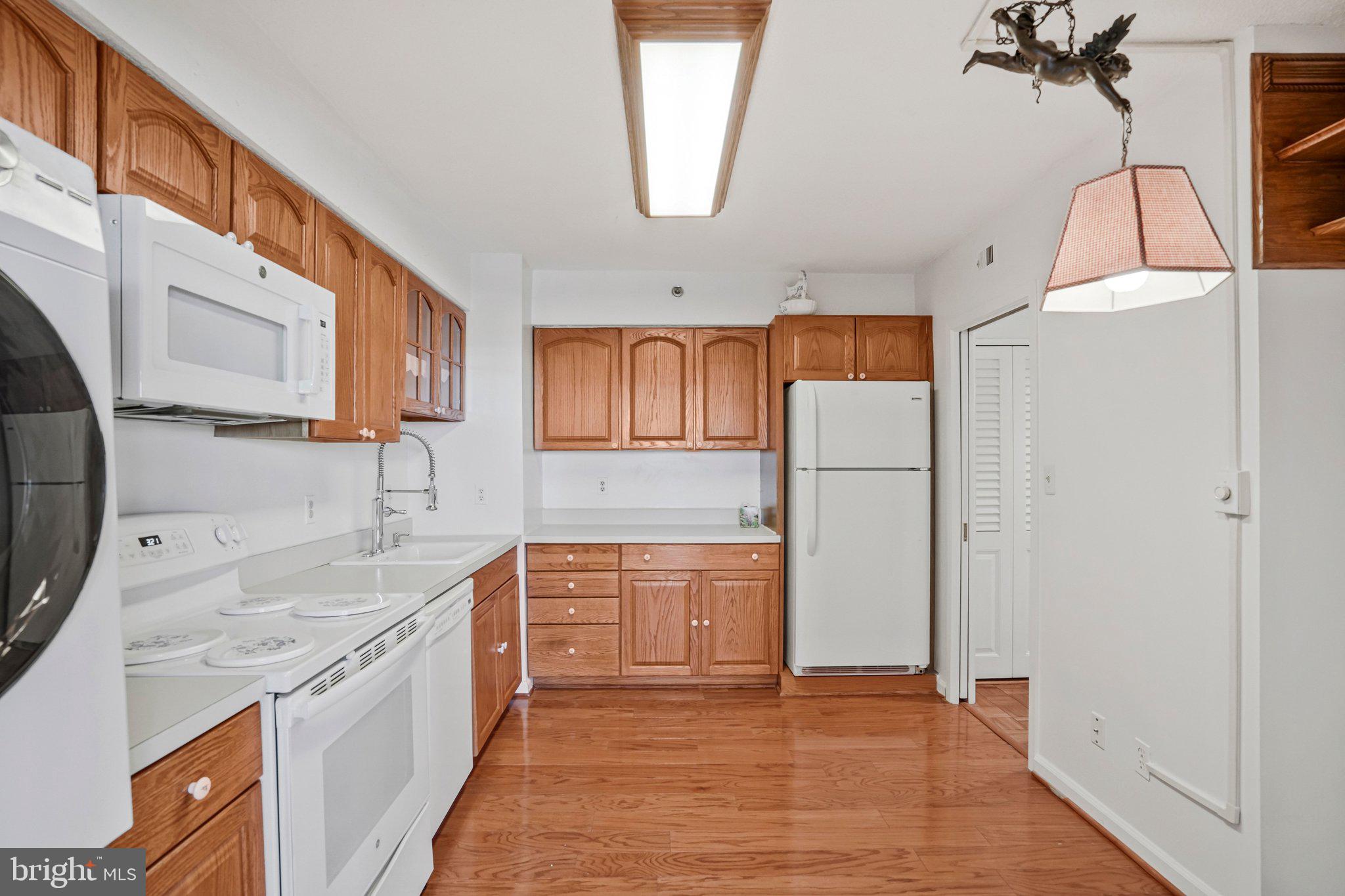 SKYLINE HOUSE - Residential