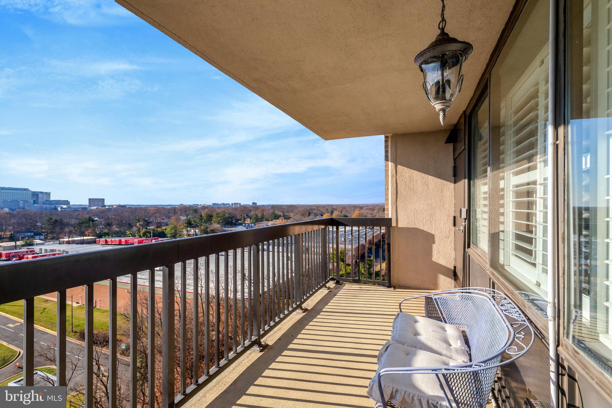 SKYLINE HOUSE - Residential