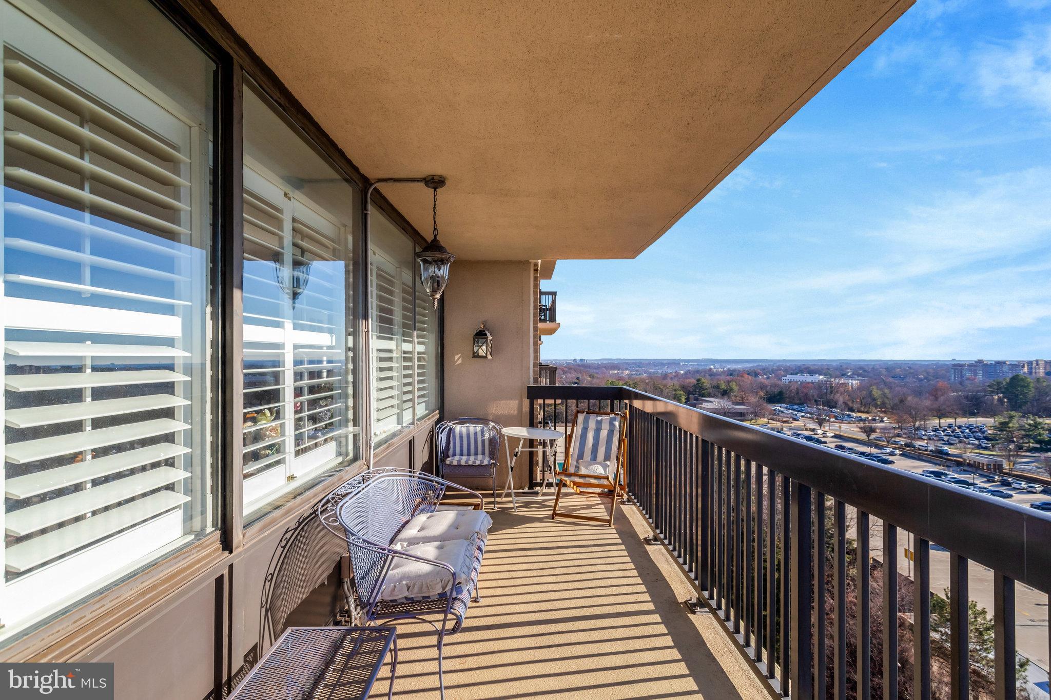 SKYLINE HOUSE - Residential