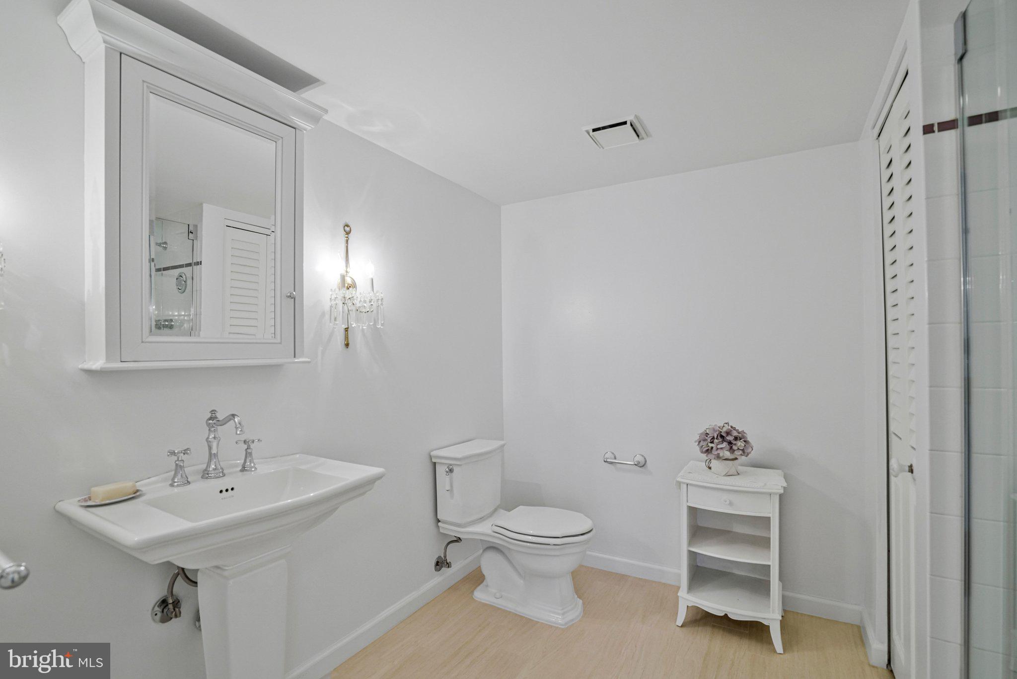 SKYLINE HOUSE - Residential