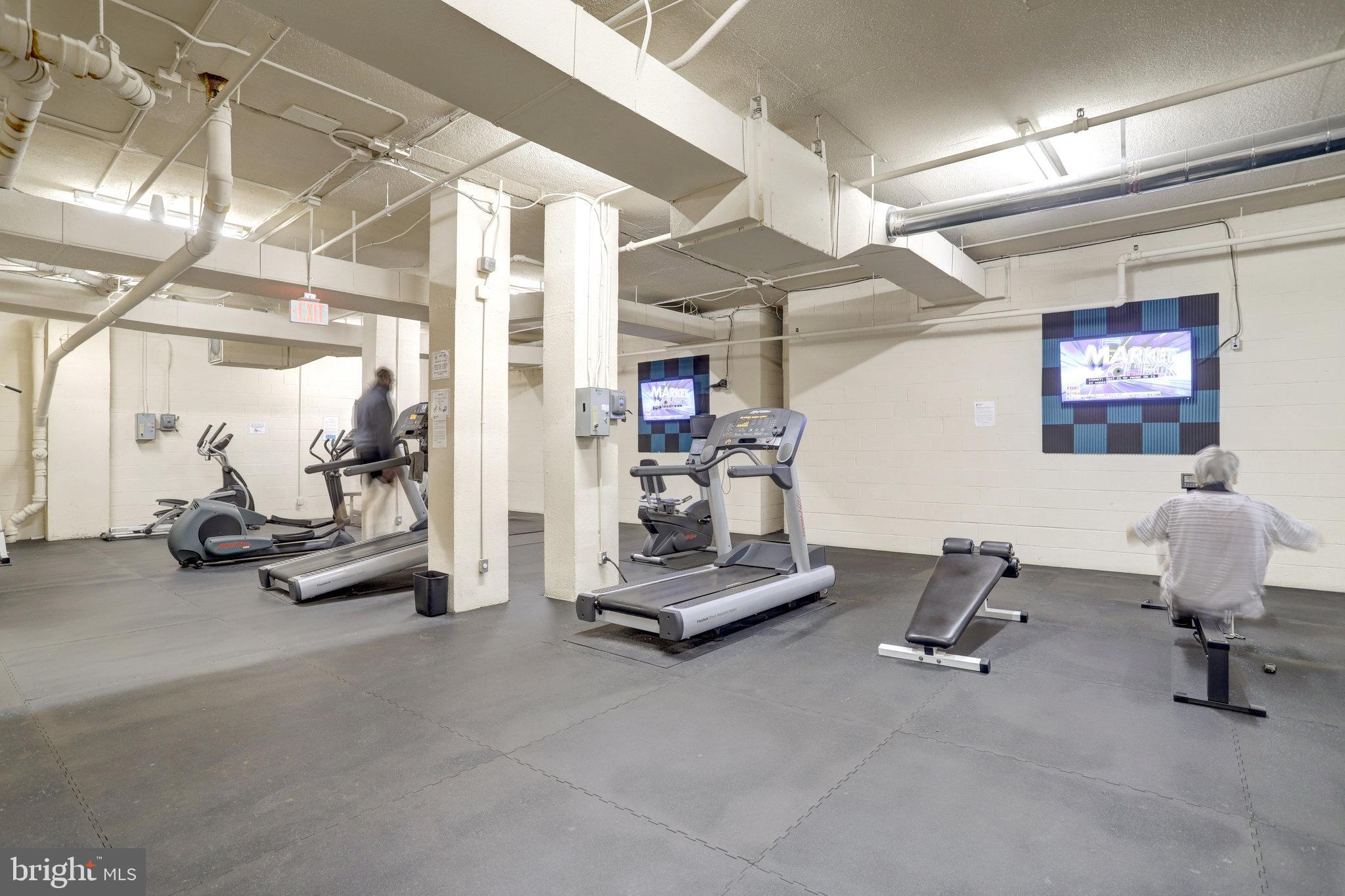 SKYLINE HOUSE - Residential