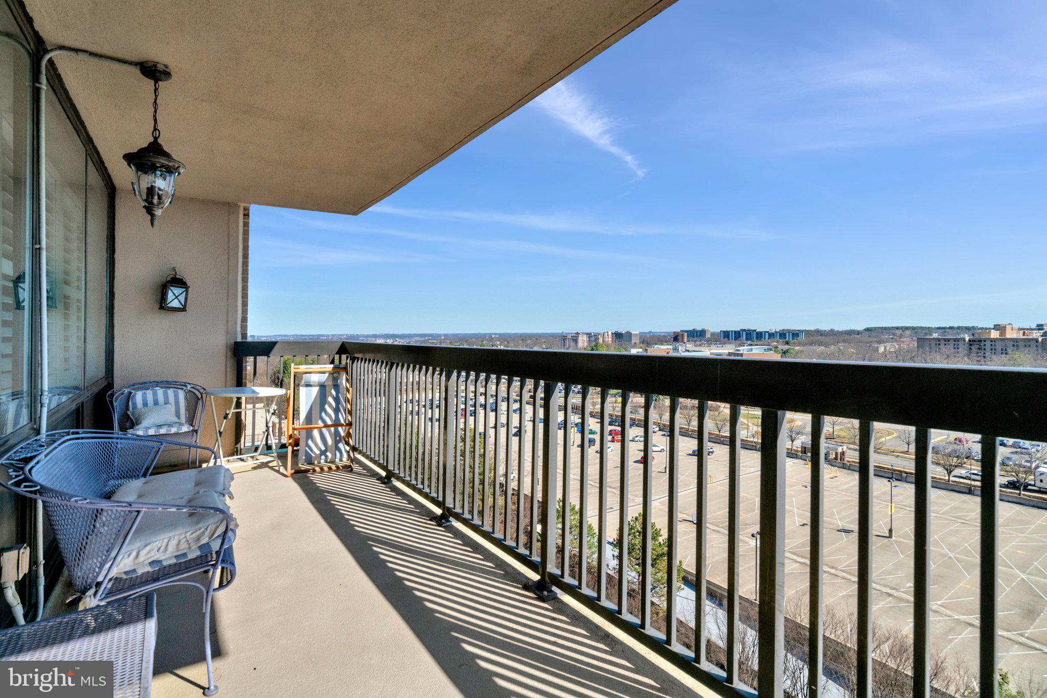 SKYLINE HOUSE - Residential