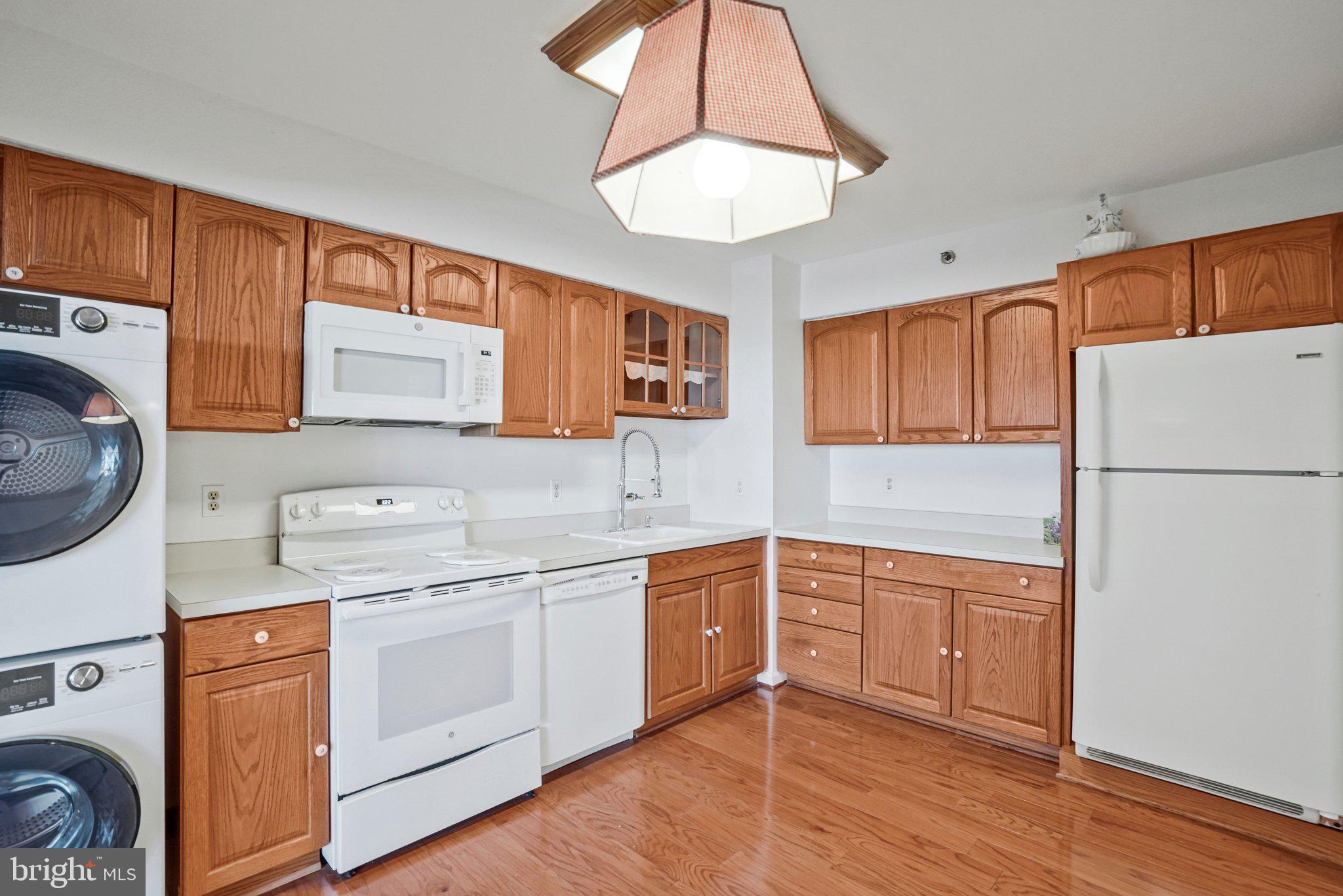 SKYLINE HOUSE - Residential