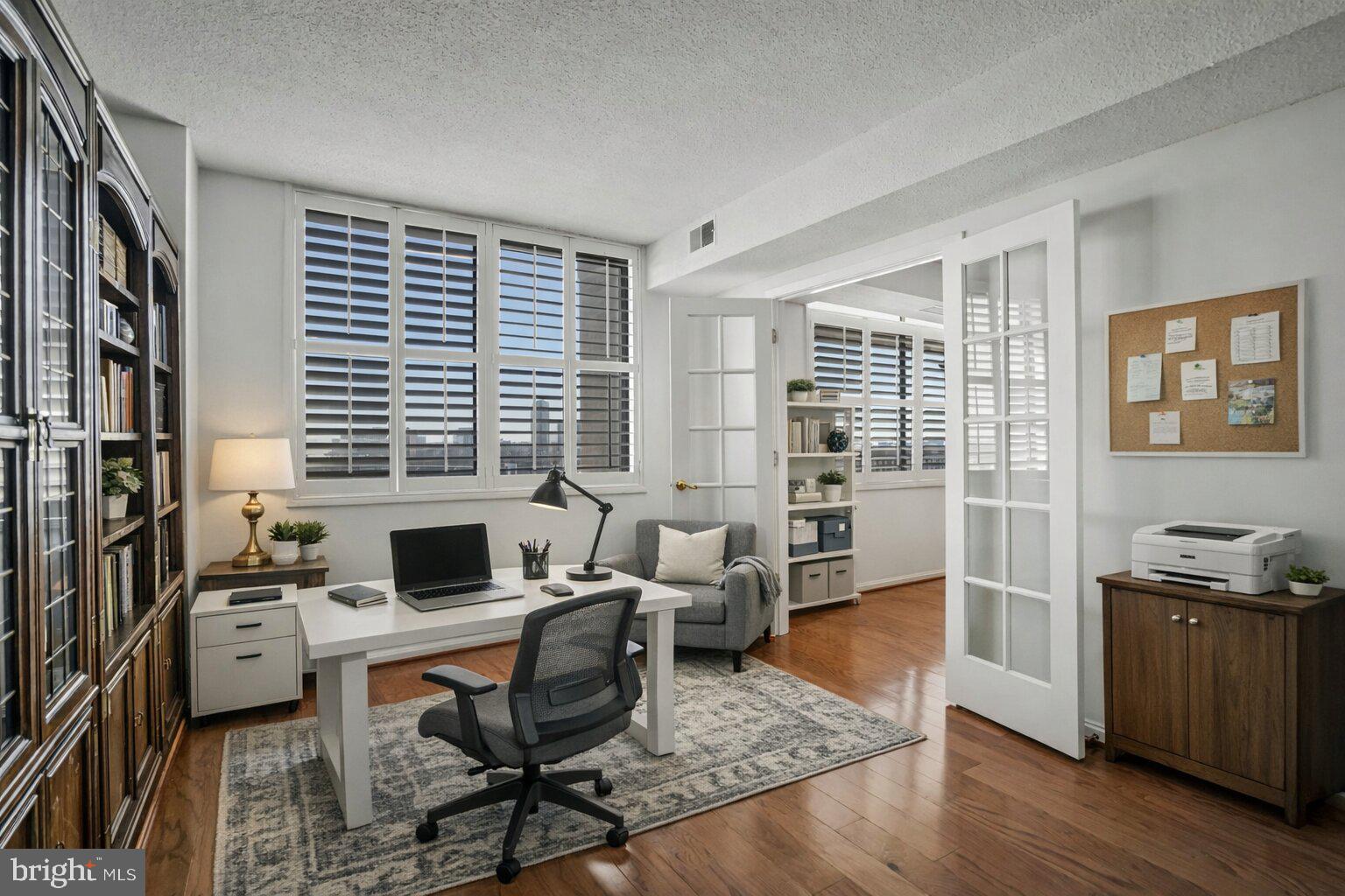 SKYLINE HOUSE - Residential