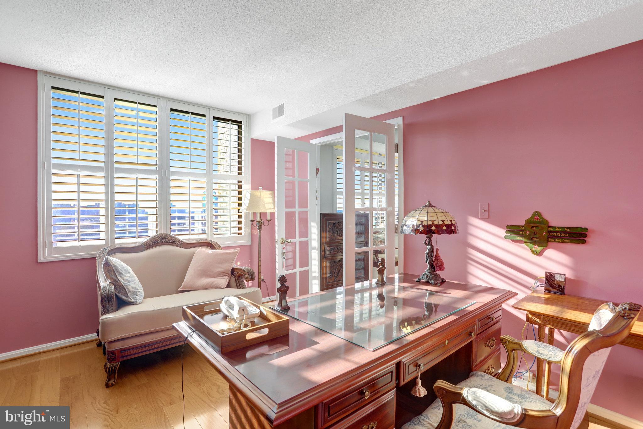 SKYLINE HOUSE - Residential