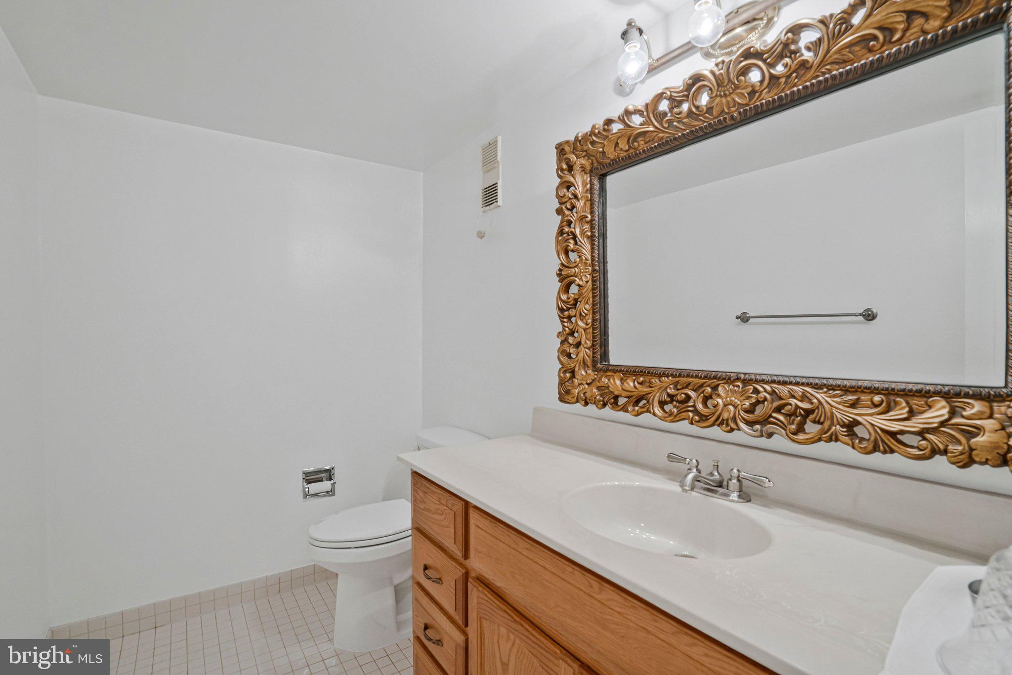 SKYLINE HOUSE - Residential