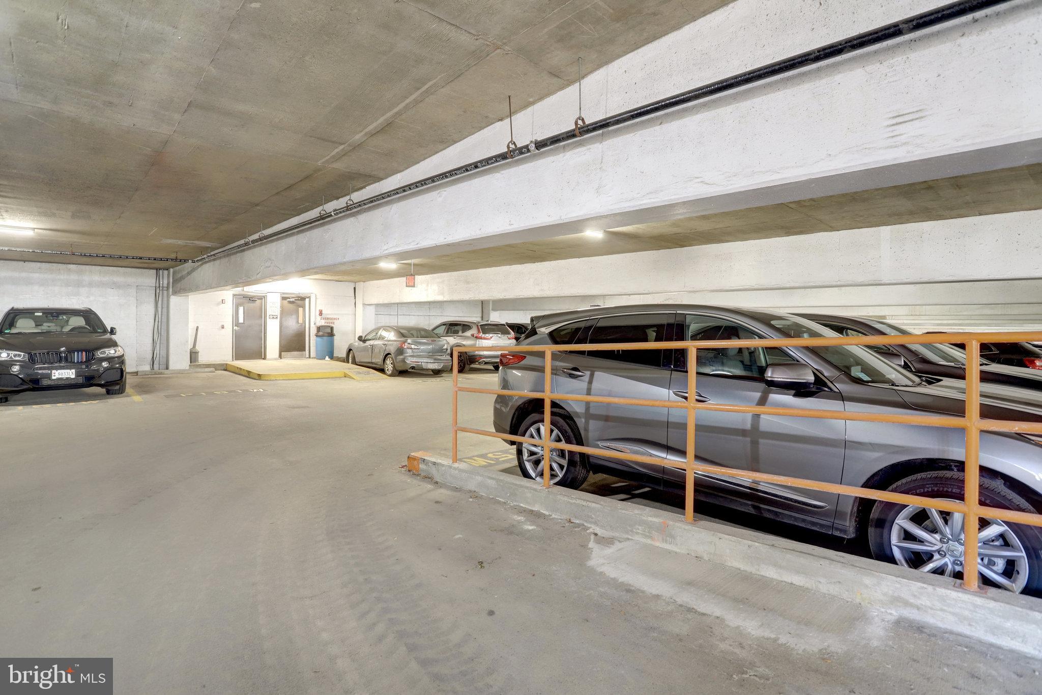 SKYLINE HOUSE - Residential