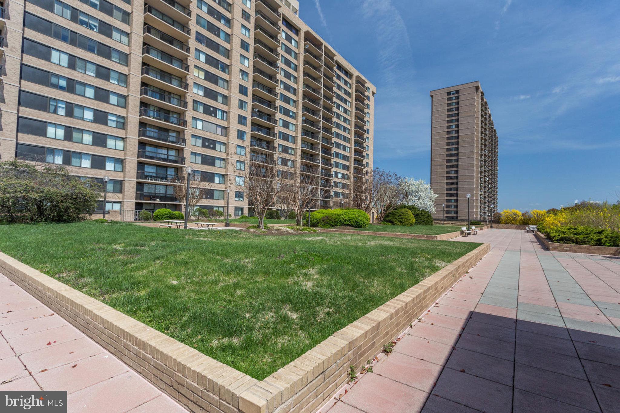 SKYLINE HOUSE - Residential