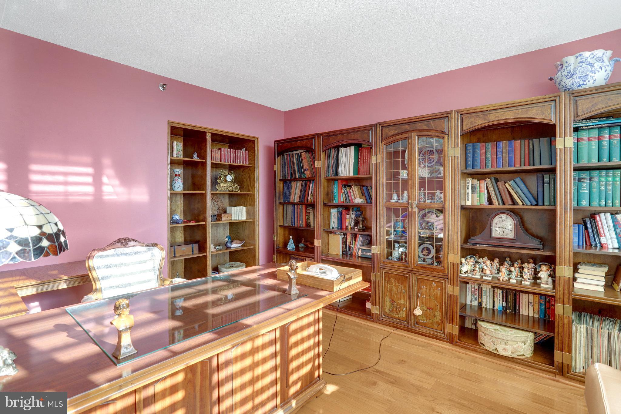 SKYLINE HOUSE - Residential