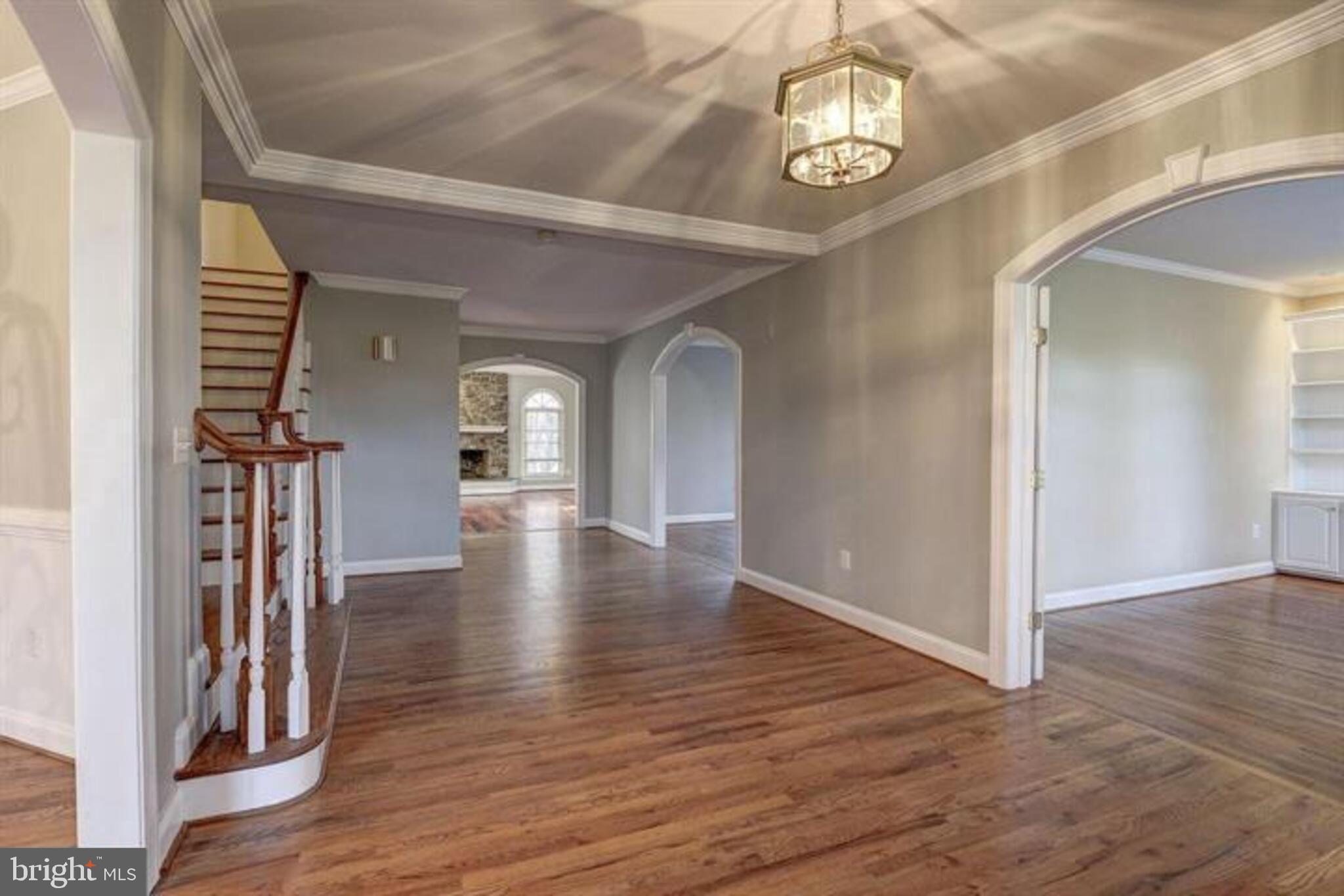 HUNTER'S CREST - Residential