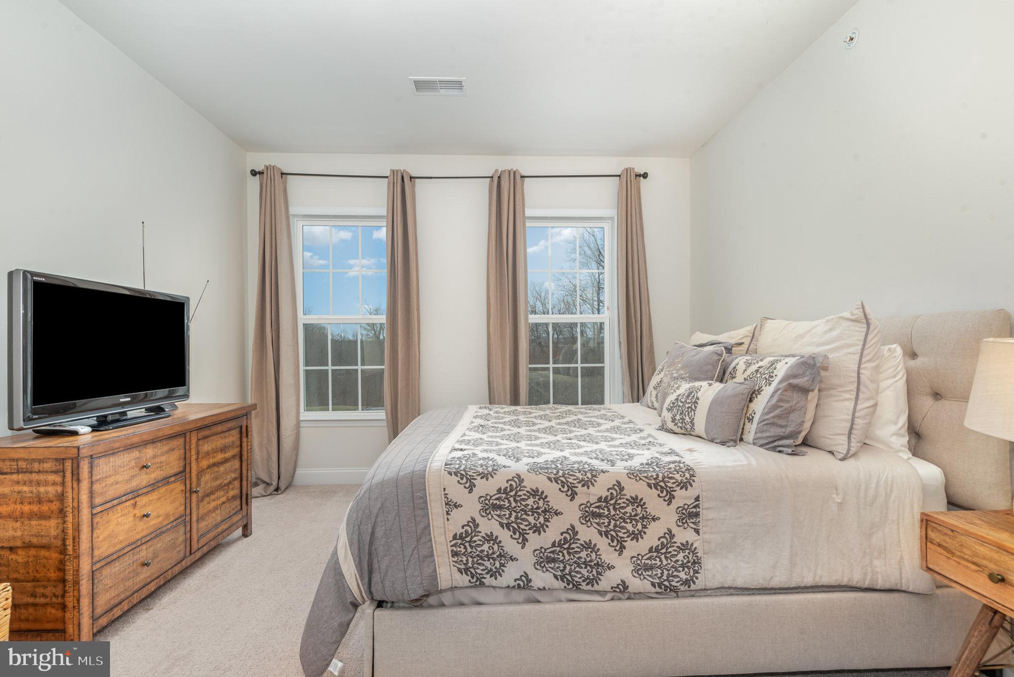 DEER RUN COMMONS - Residential