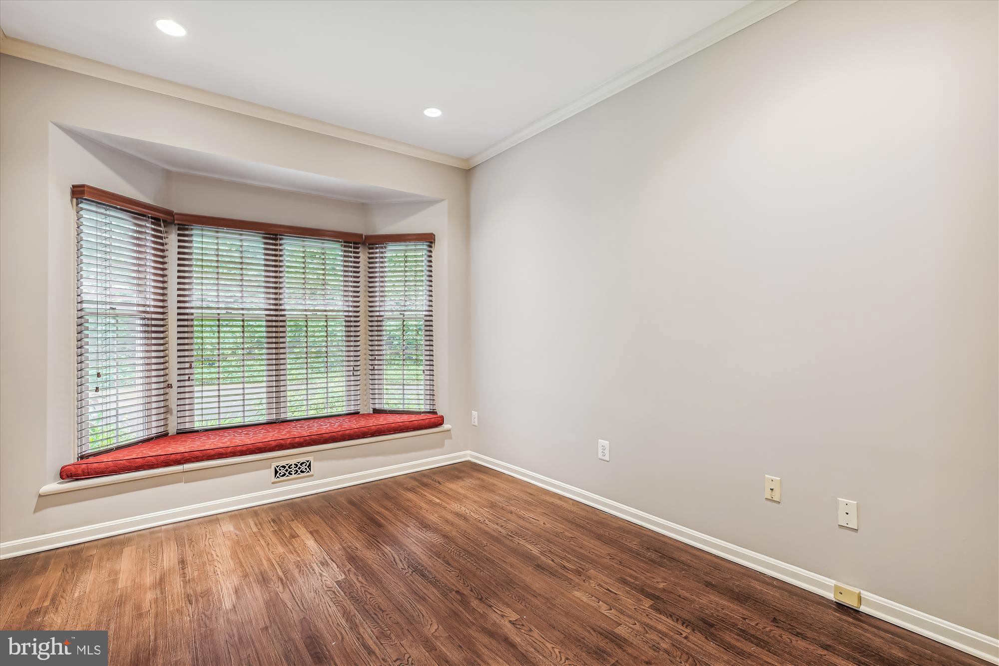 OAKTON - Residential