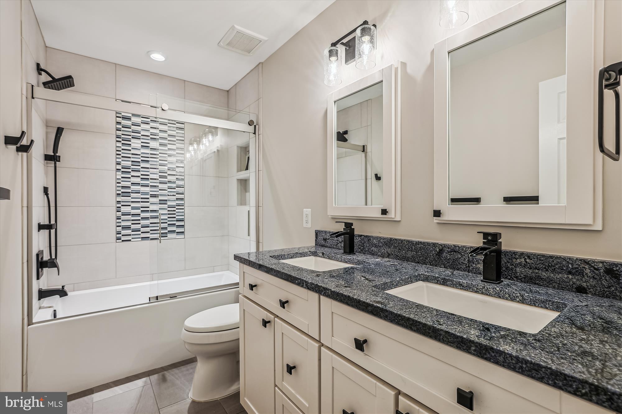 OAKTON - Residential