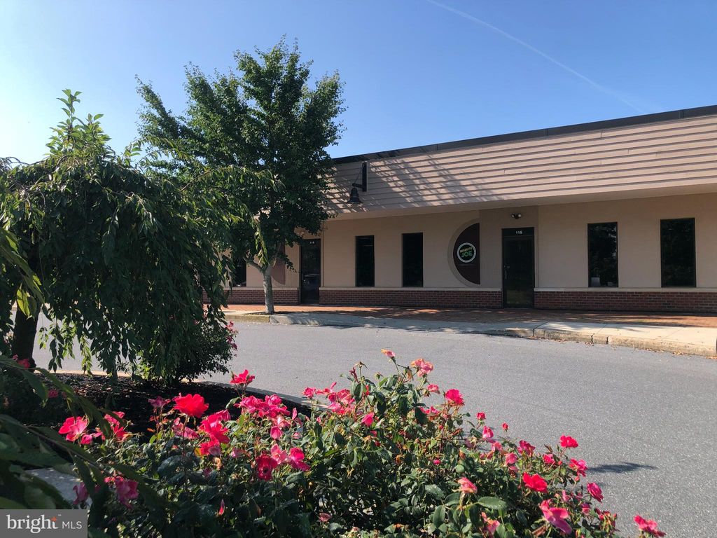 Photo of 1861 Charter Lane #114, LANCASTER, PA 17601 (MLS # PALA2074296)