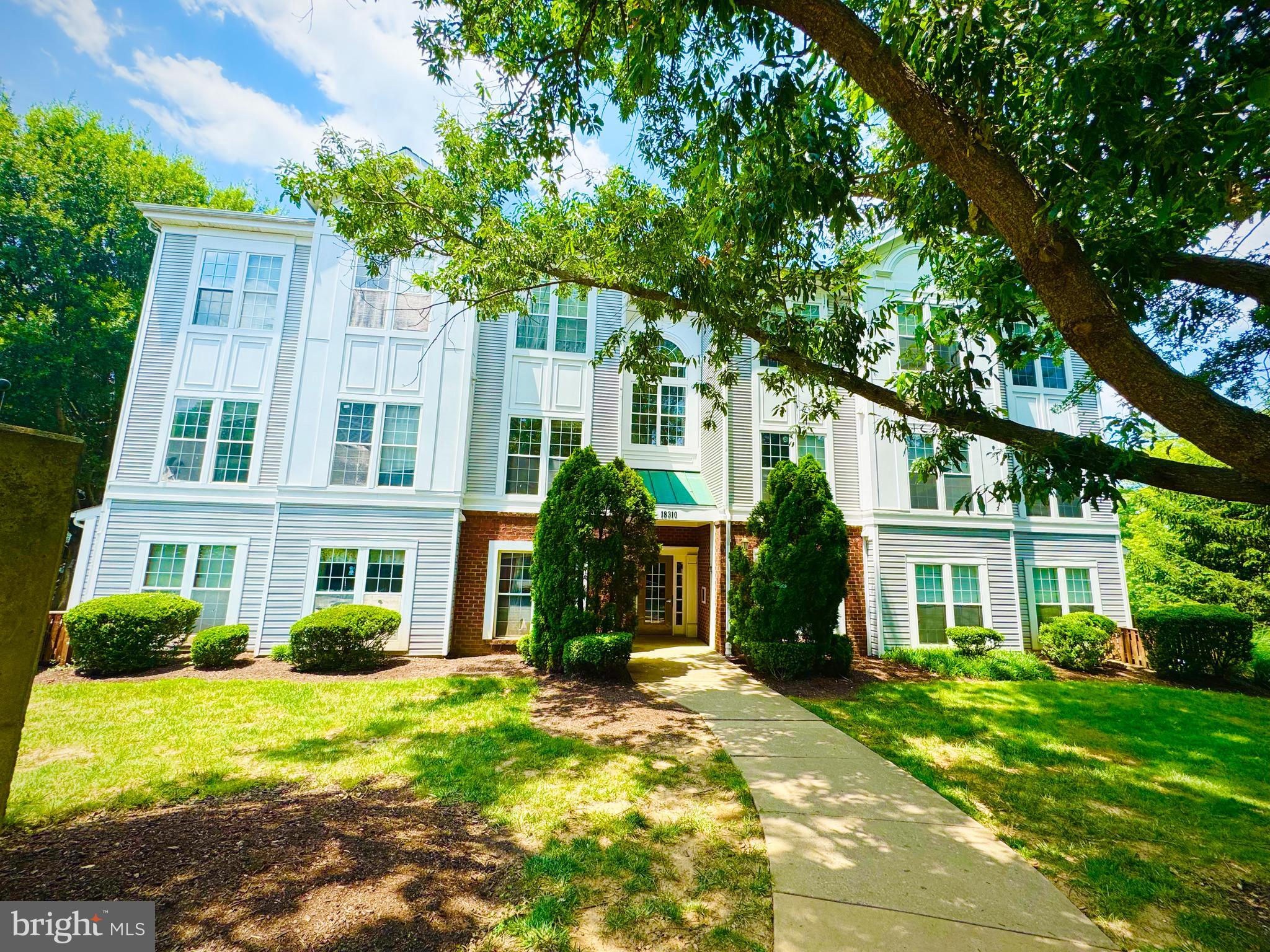 Welcome to 18310 Feathertree Way #287, Apt 101. This Charming ground-level 2-bedroom, 2-bath condo is perfectly located minutes away from shopping, dining, and public transit. This well-maintained unit offers easy access with no stairs, making it ideal for convenience and comfort. Generously sized two bedrooms with great closet space. Both bedrooms is situated on opposite sides of the condo. Pets allowed. High walk, transit, and bike score. This beautiful condo is conveniently located near I-270, parks and the library. Many amenities in the Breckenridge condominiums, which include state of the art fitness center, outdoor pool, tennis courts, and barbecue stations for grilling. This condo has a great view with a walkout door to the greenspace. Don’t miss out on this opportunity to own this sought-after condo!