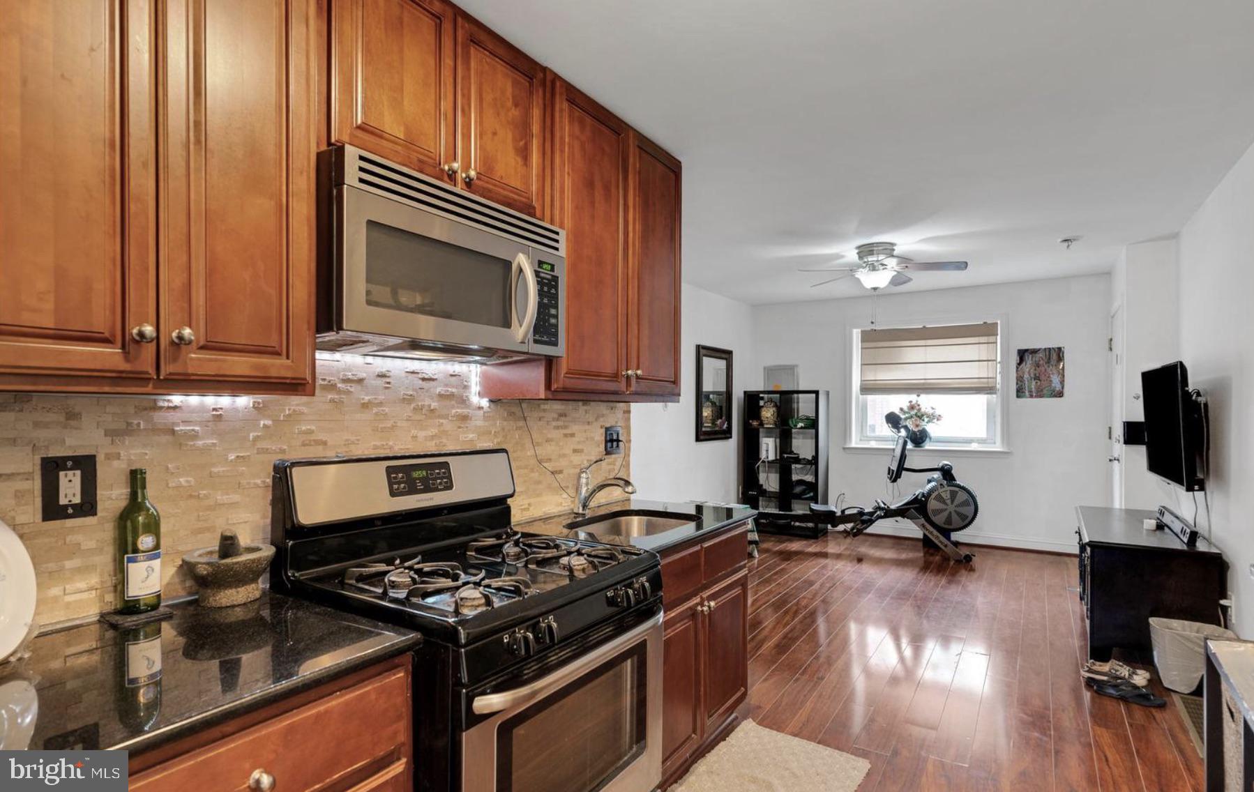 406 PIERCE STREET 1