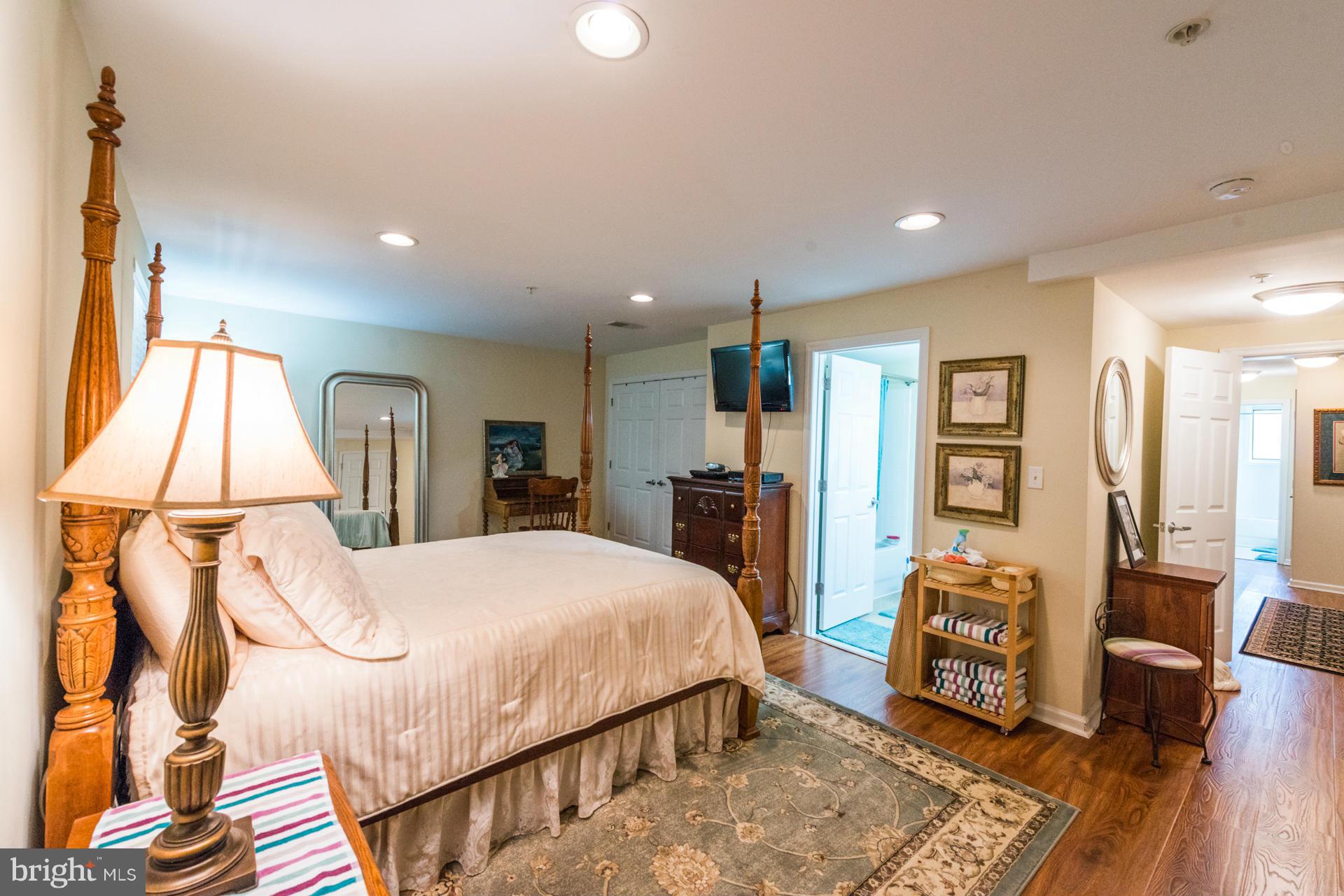 THE LANDING AT SPA CREEK - Residential