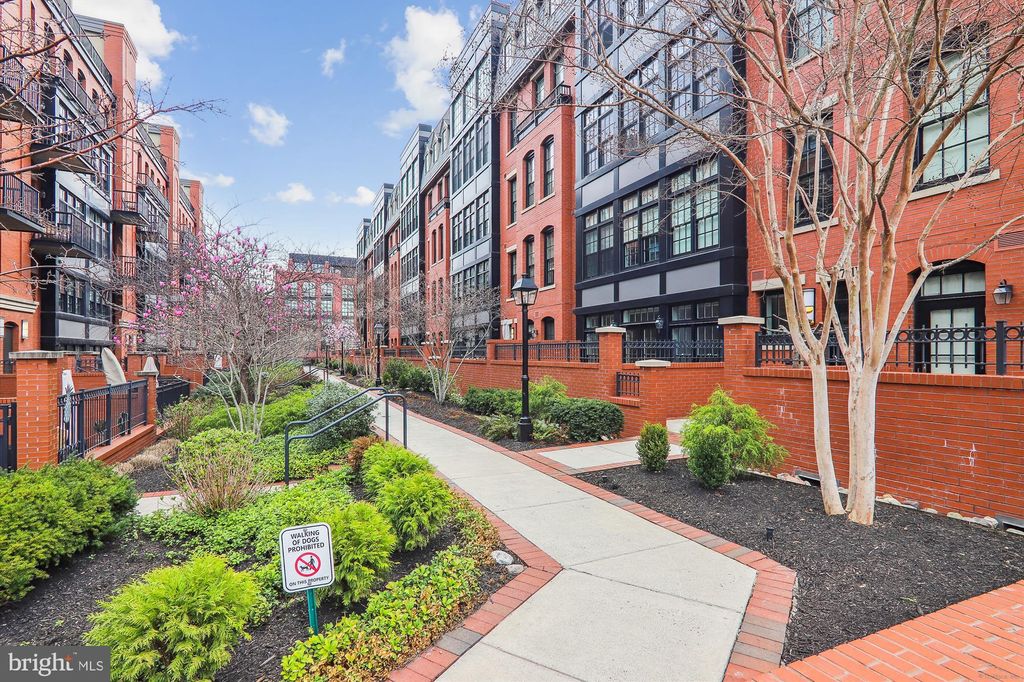 Photo of 1701 16th Street N #335-C, ARLINGTON, VA 22209 (MLS # VAAR2063086)