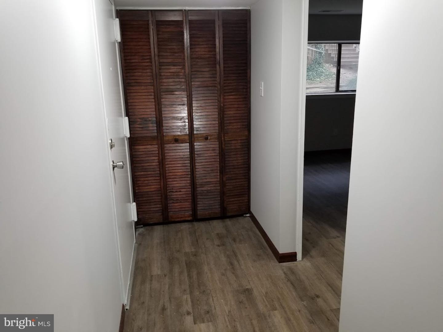 BENTLEY SQUARE - Residential Lease