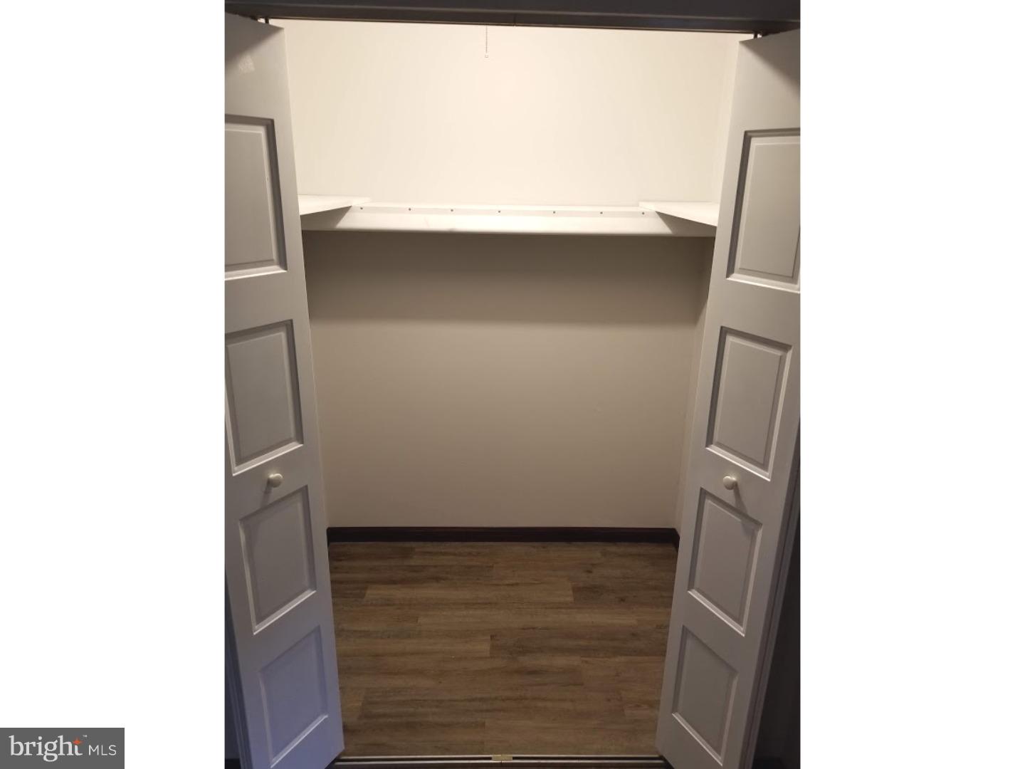 BENTLEY SQUARE - Residential Lease