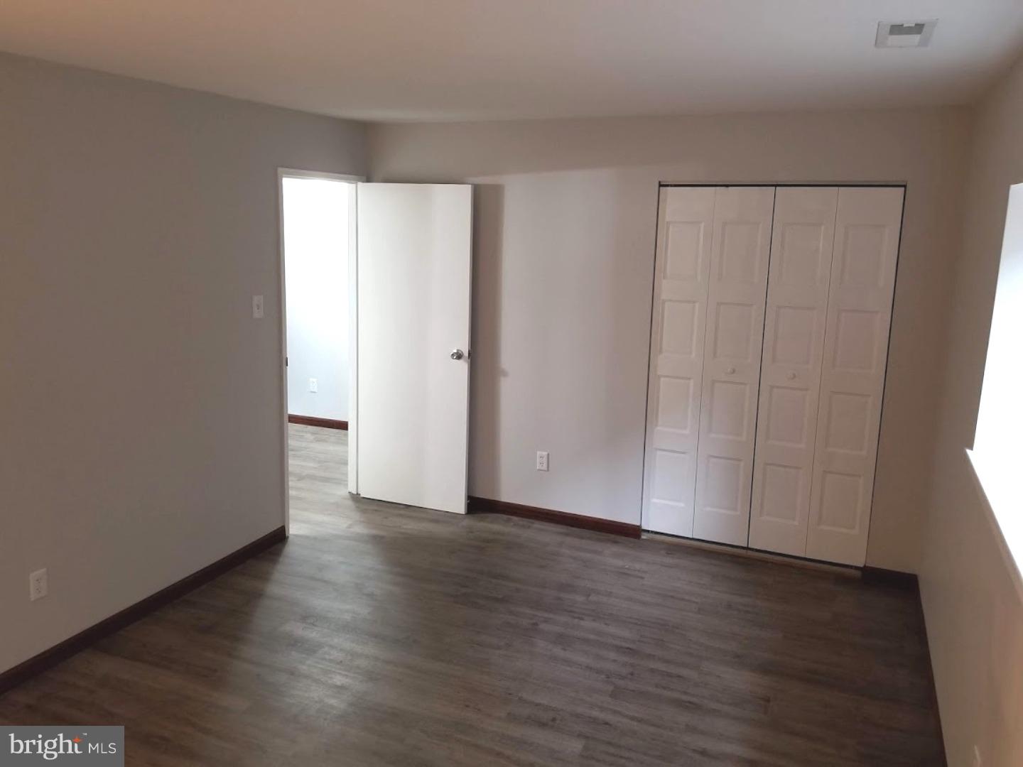 BENTLEY SQUARE - Residential Lease