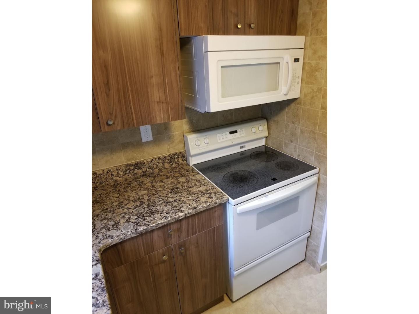 BENTLEY SQUARE - Residential Lease