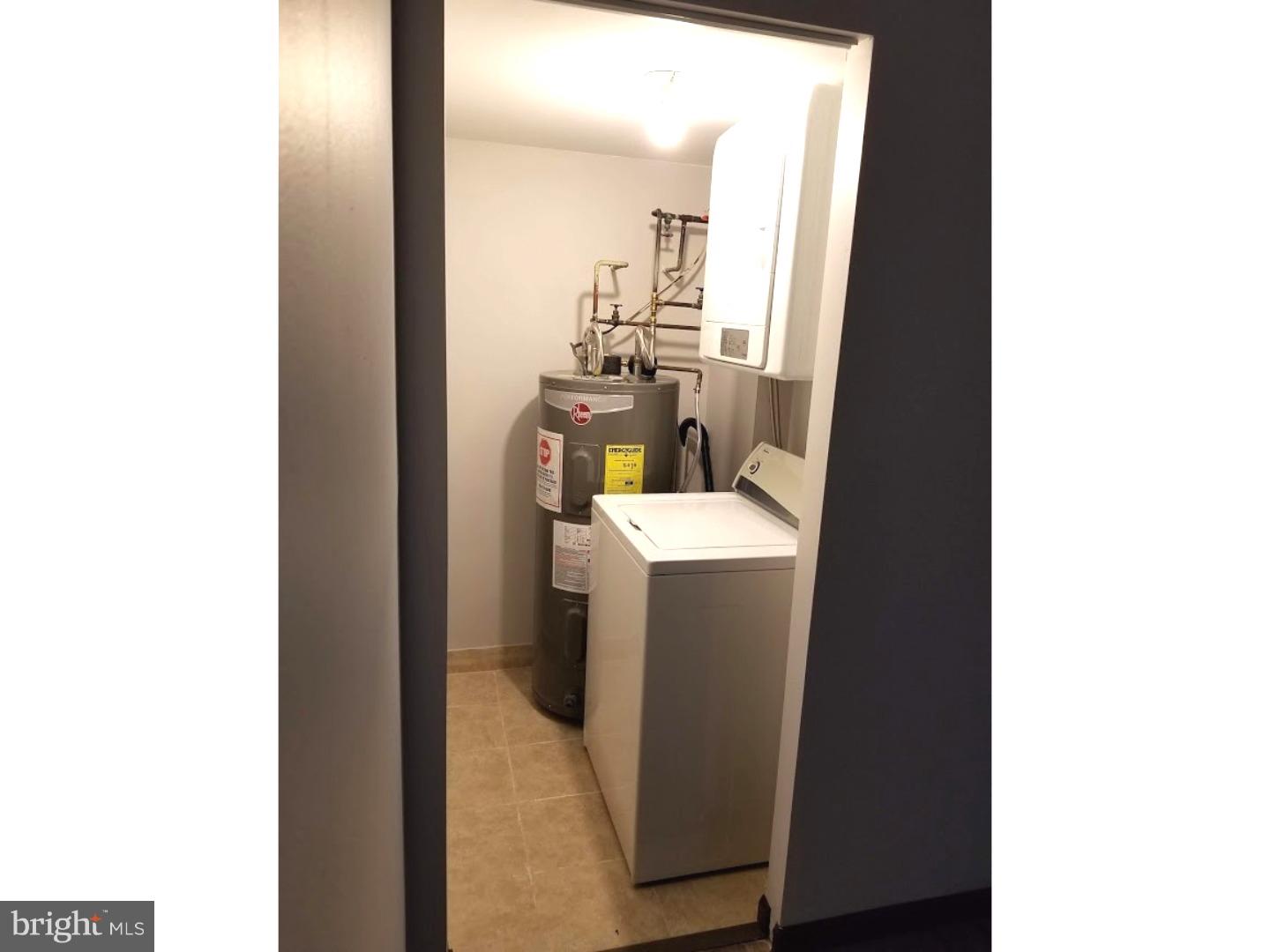 BENTLEY SQUARE - Residential Lease