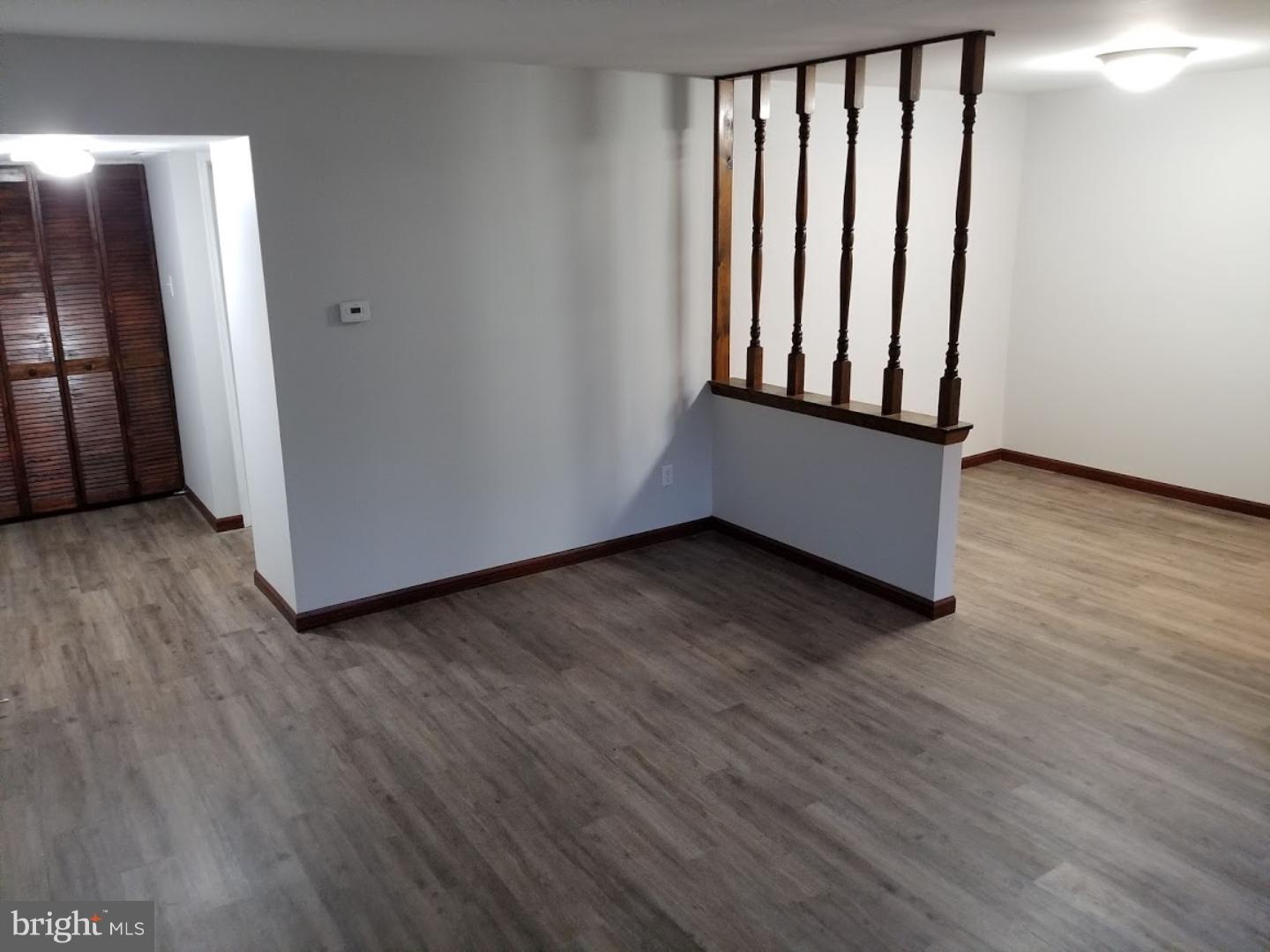 BENTLEY SQUARE - Residential Lease