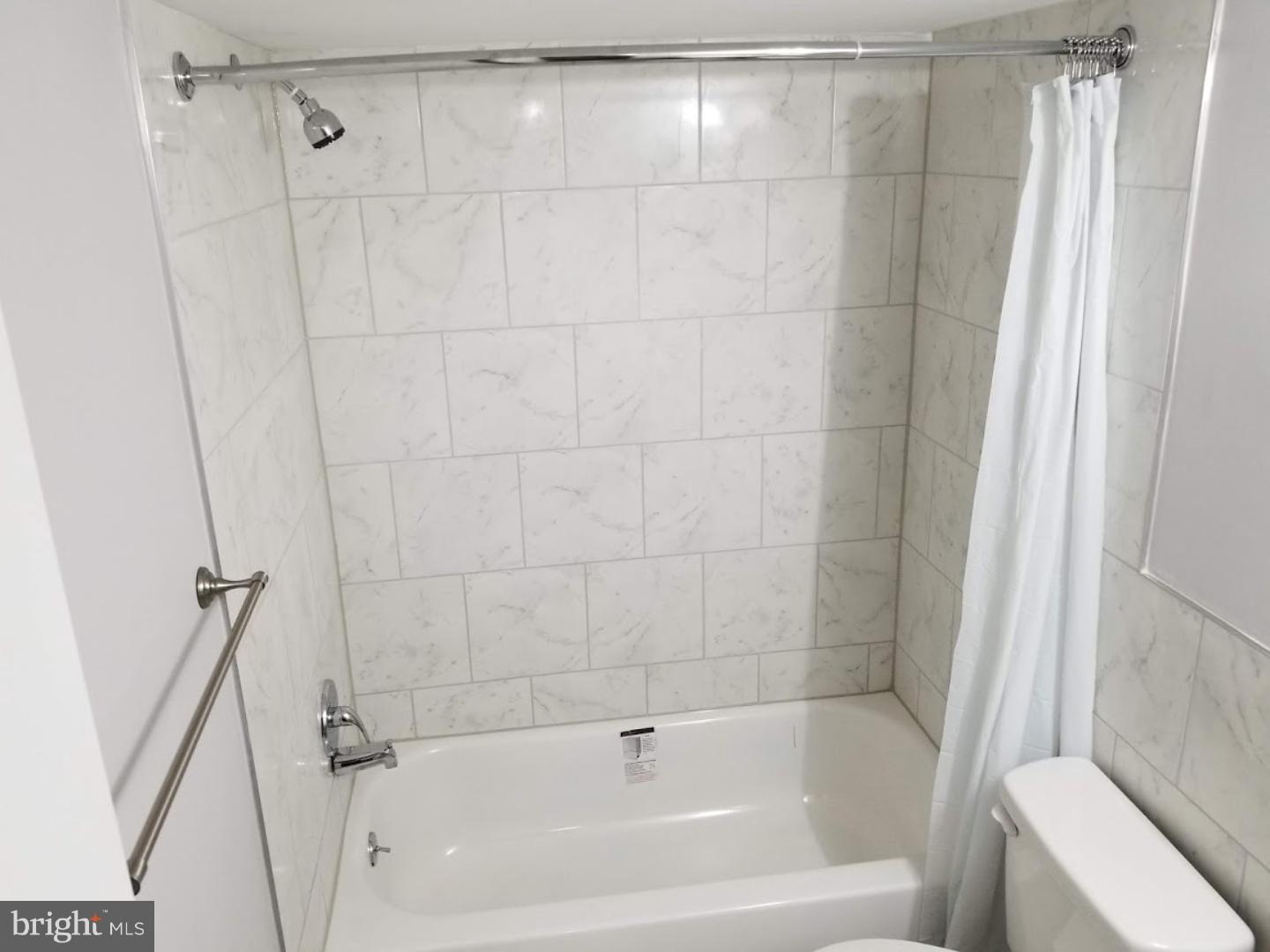 BENTLEY SQUARE - Residential Lease