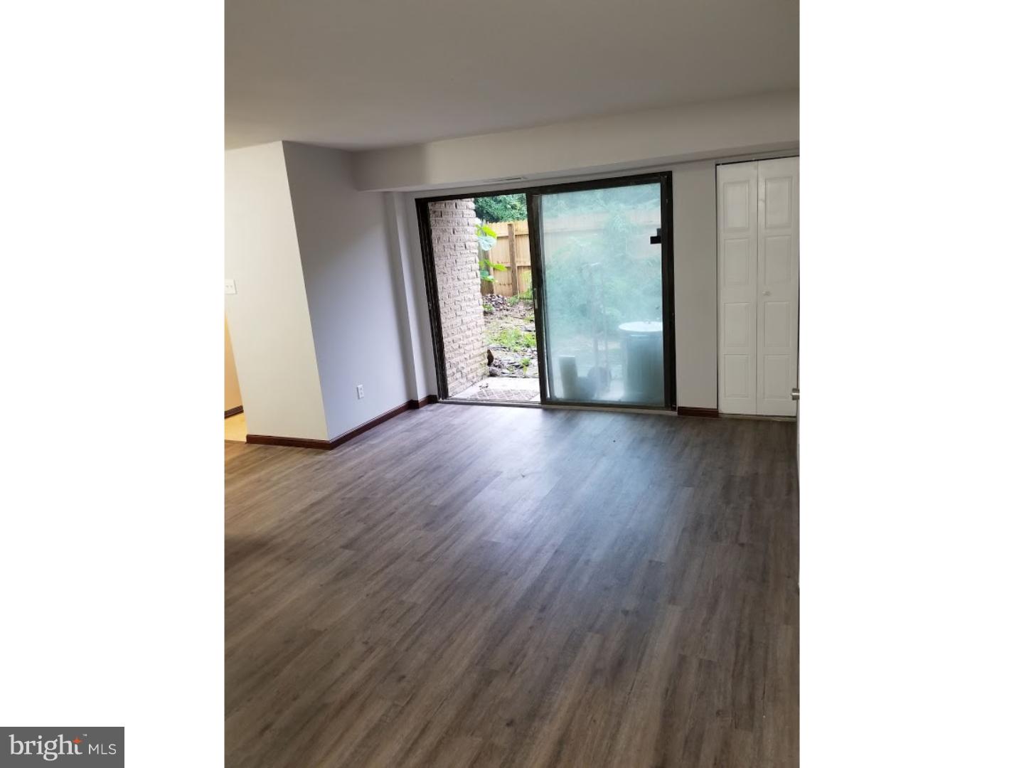 BENTLEY SQUARE - Residential Lease