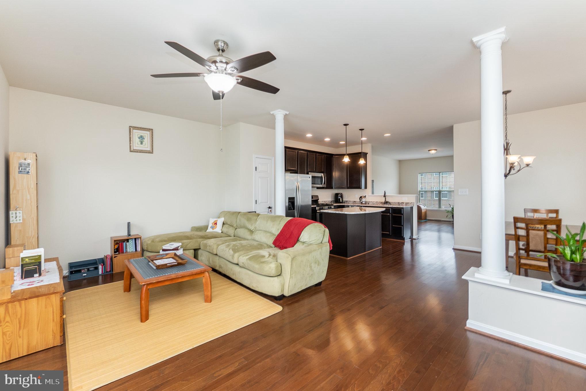 THE TOWNHOMES AT LAKESIDE - Residential