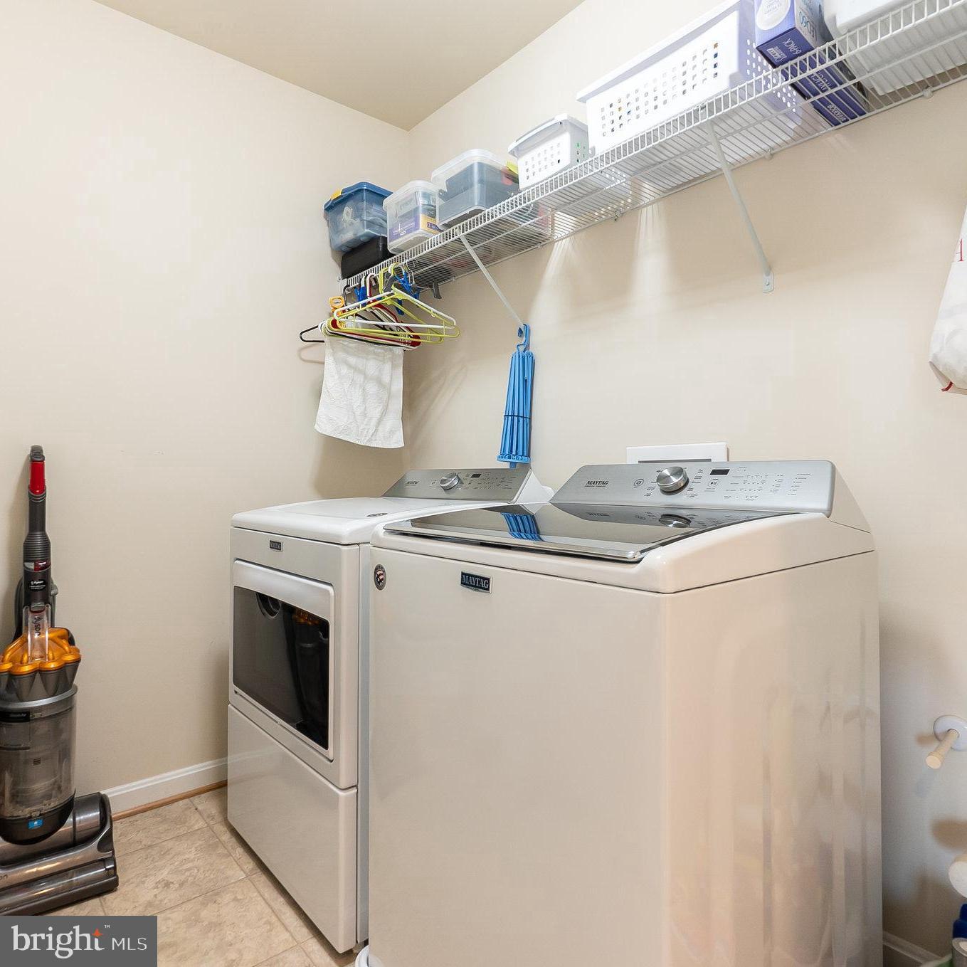 THE TOWNHOMES AT LAKESIDE - Residential